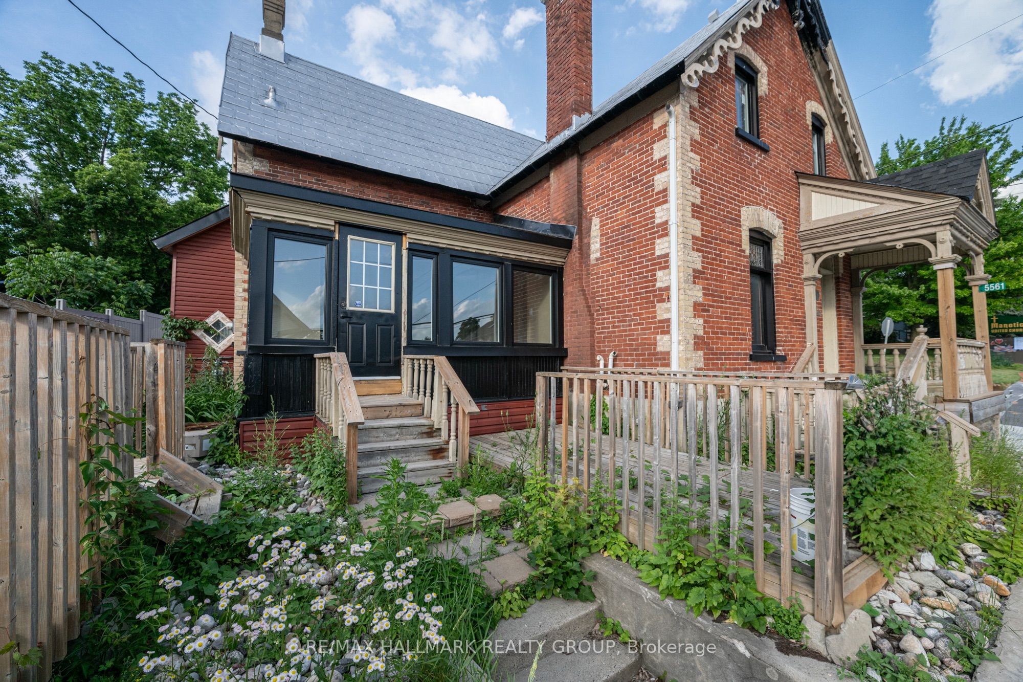 3-5561 Manotick Main Street Property Photo 2