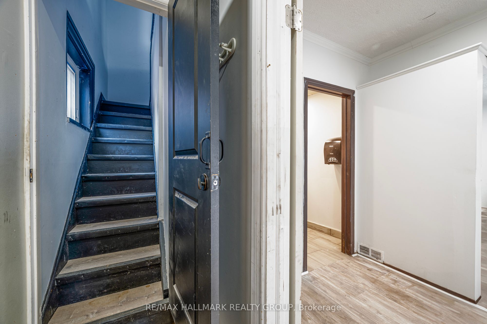 3-5561 Manotick Main Street Property Photo 12