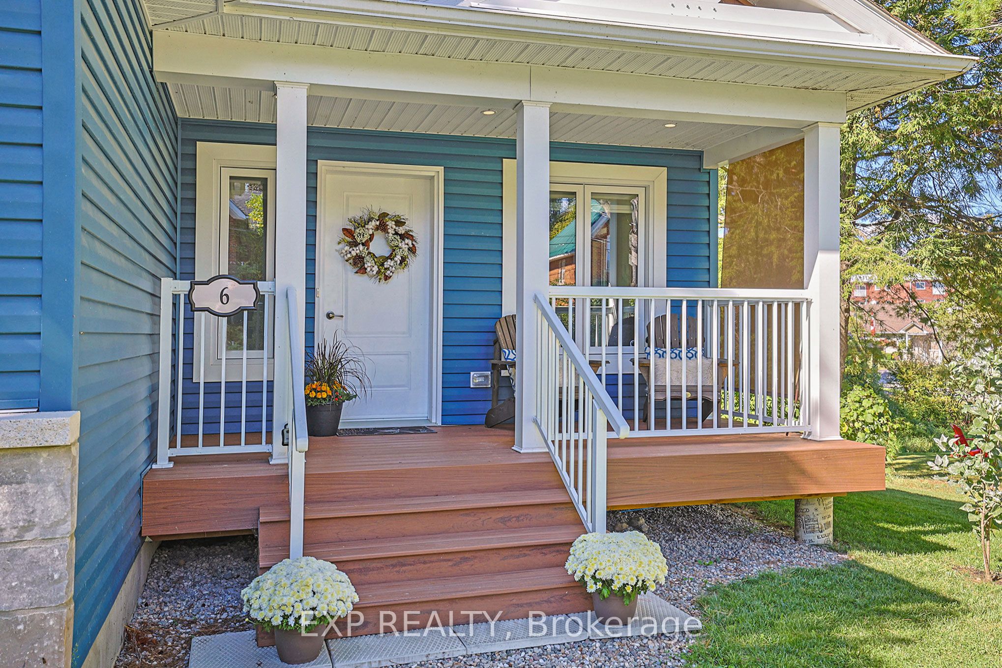 6 Whelan Street N Property Photo 3