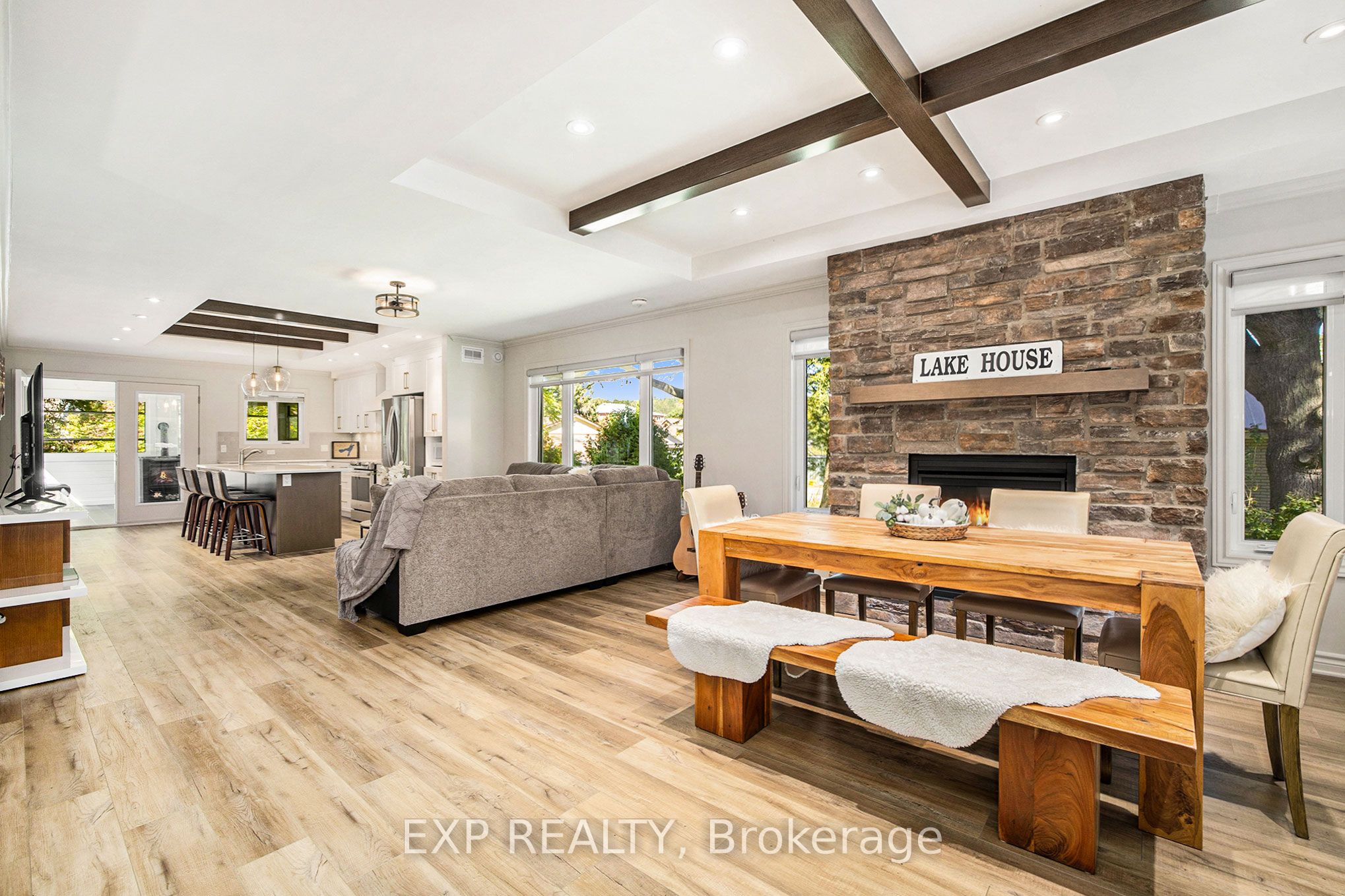 6 Whelan Street N Property Photo 5
