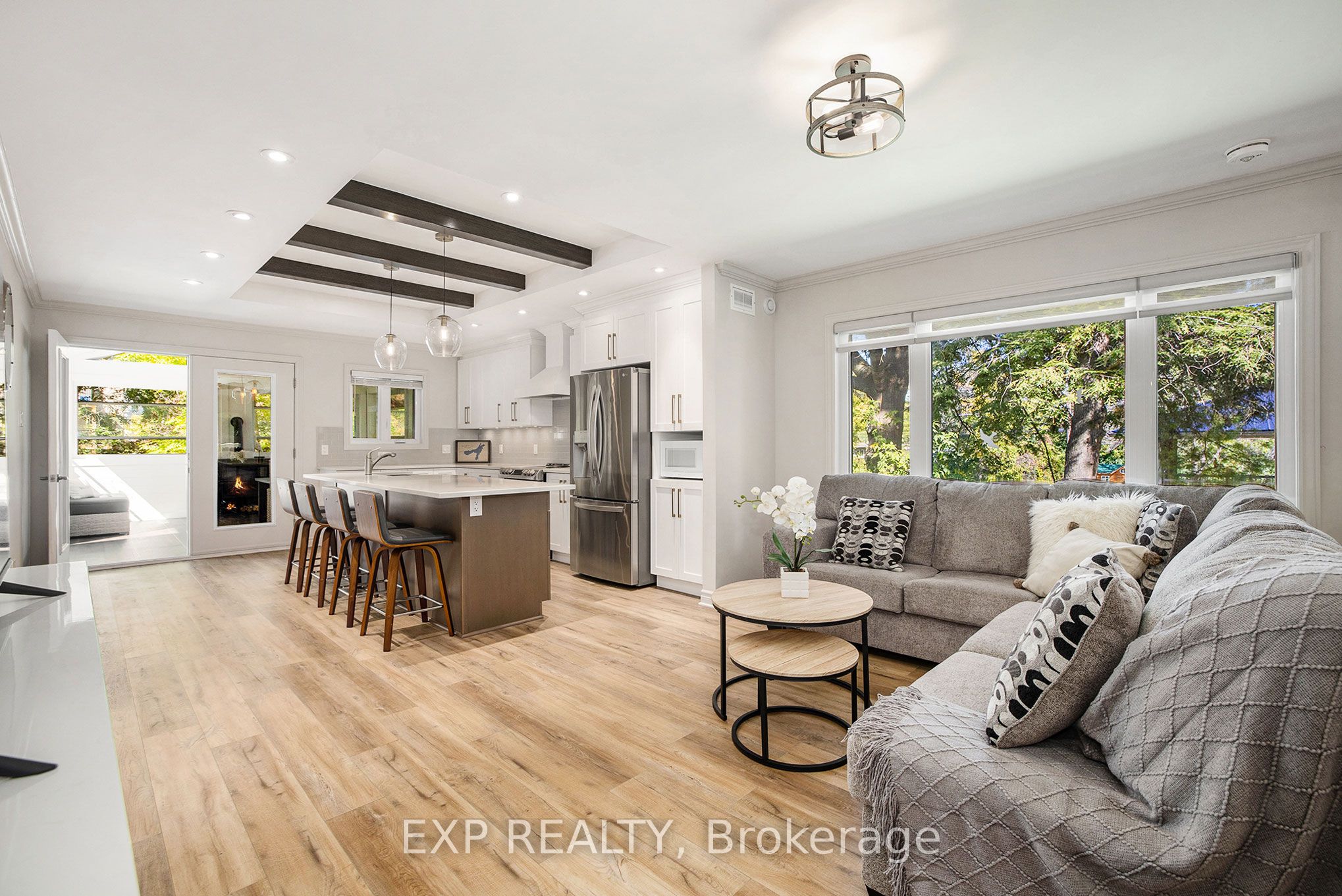 6 Whelan Street N Property Photo 9