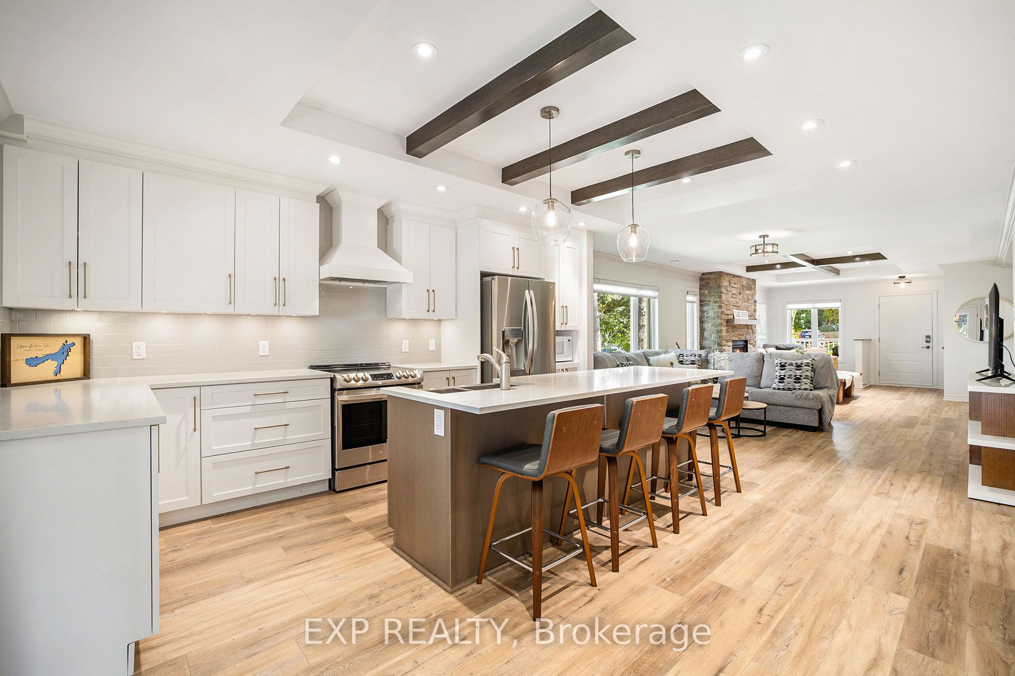 6 Whelan Street N Property Photo 10