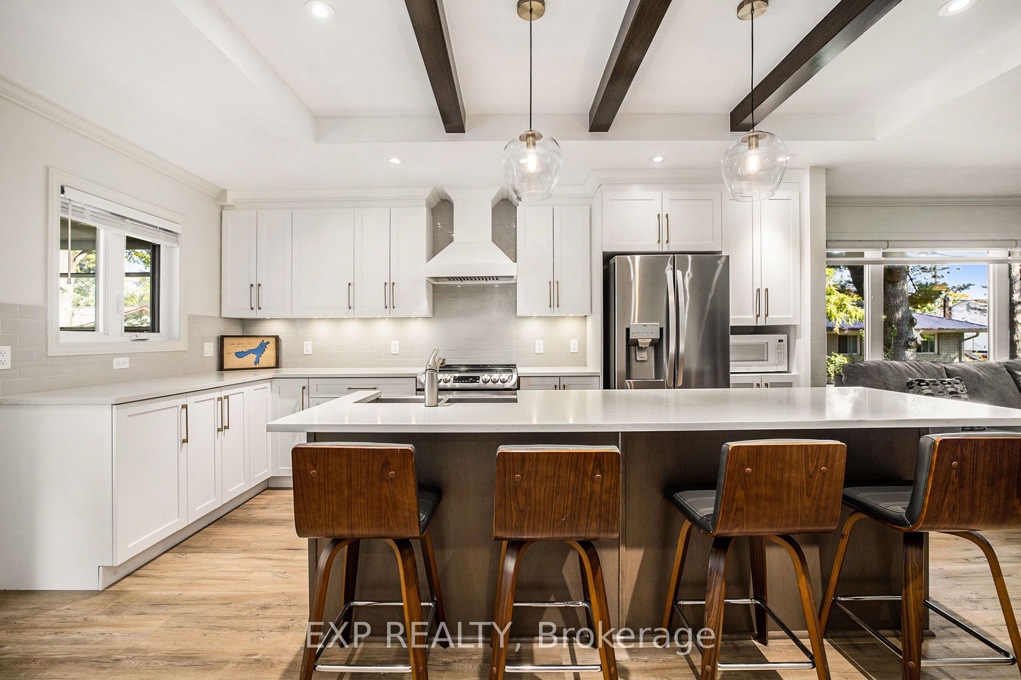 6 Whelan Street N Property Photo 12