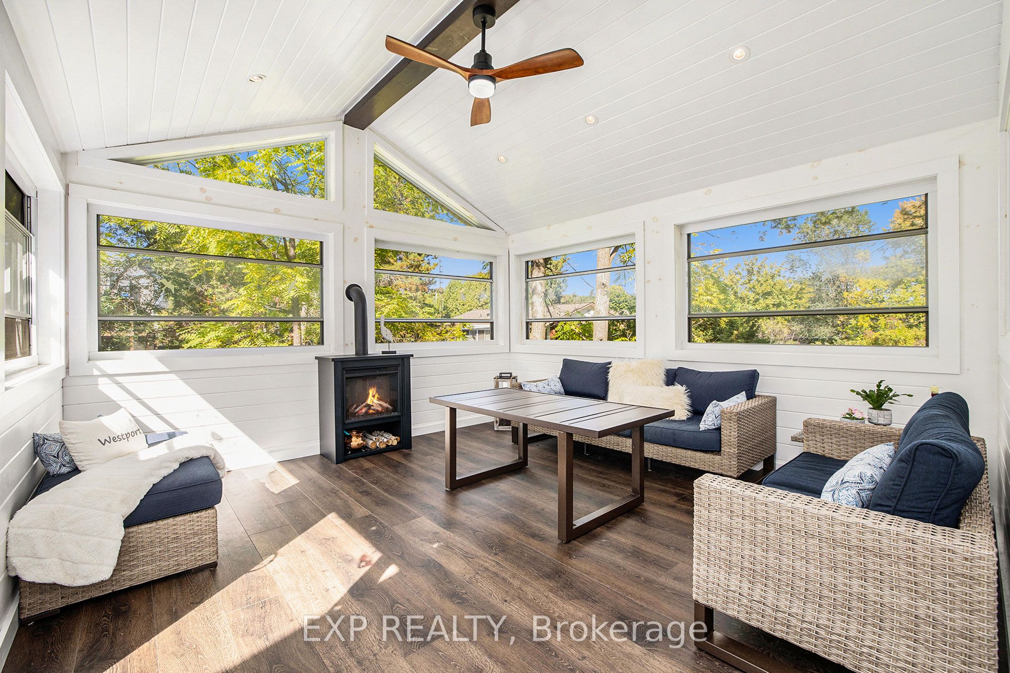 6 Whelan Street N Property Photo 22