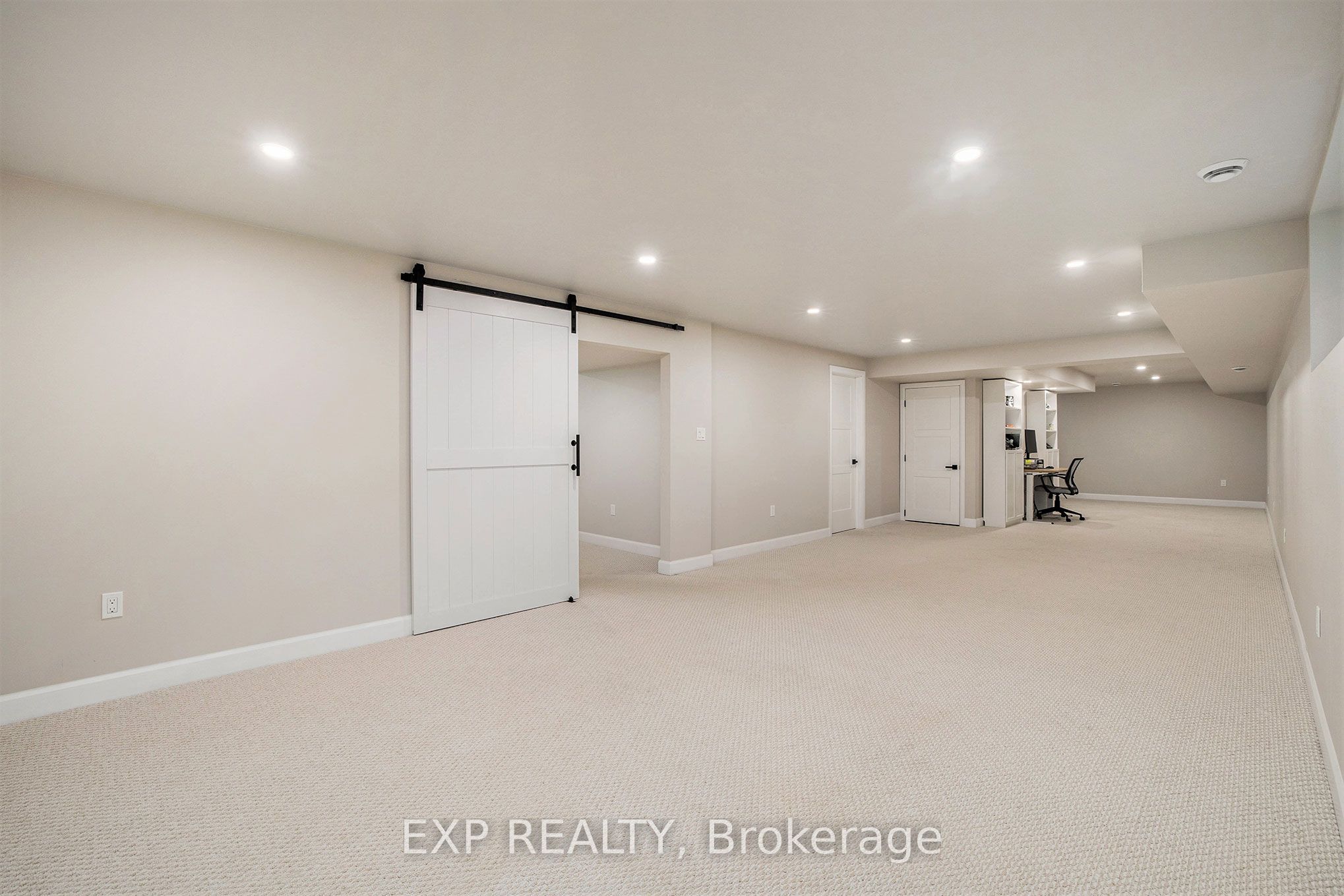 6 Whelan Street N Property Photo 26