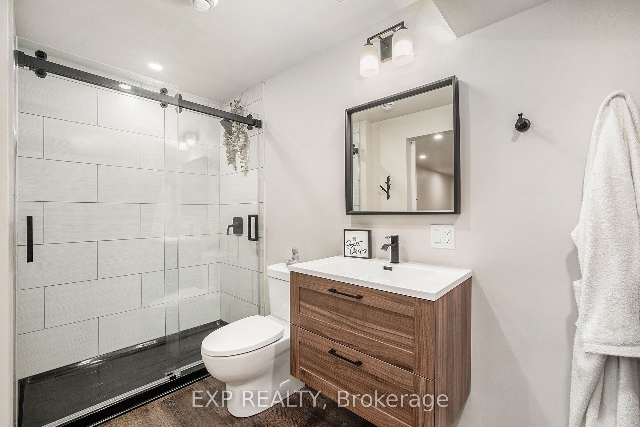 6 Whelan Street N Property Photo 30