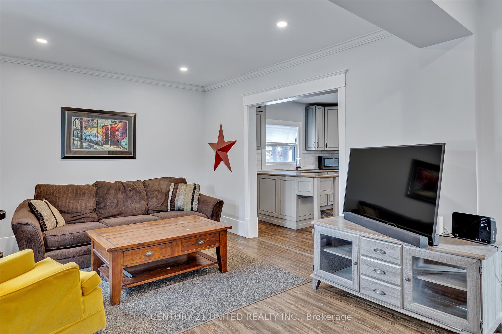595 Douglas Avenue Property Photo 2