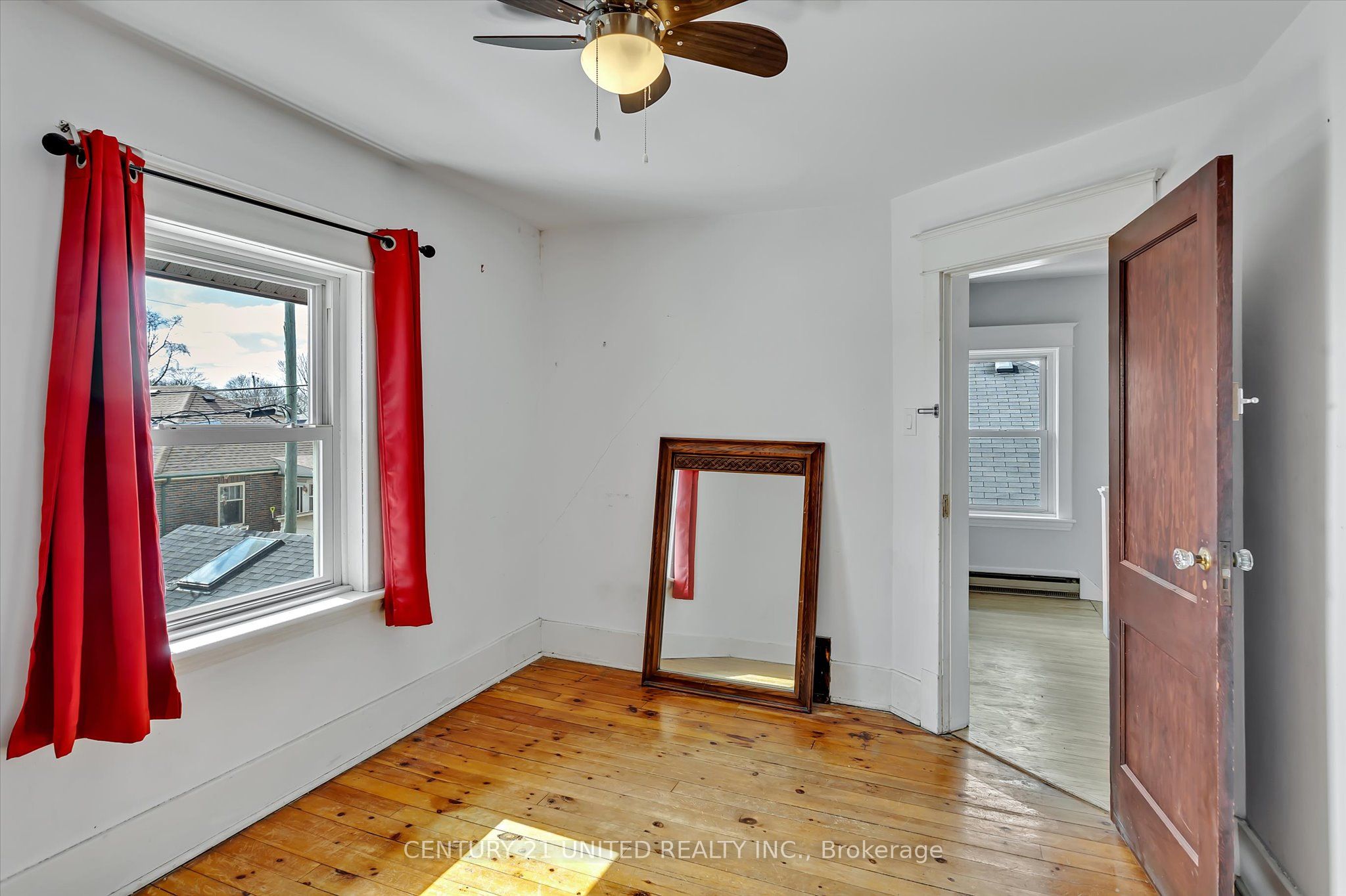 595 Douglas Avenue Property Photo 9