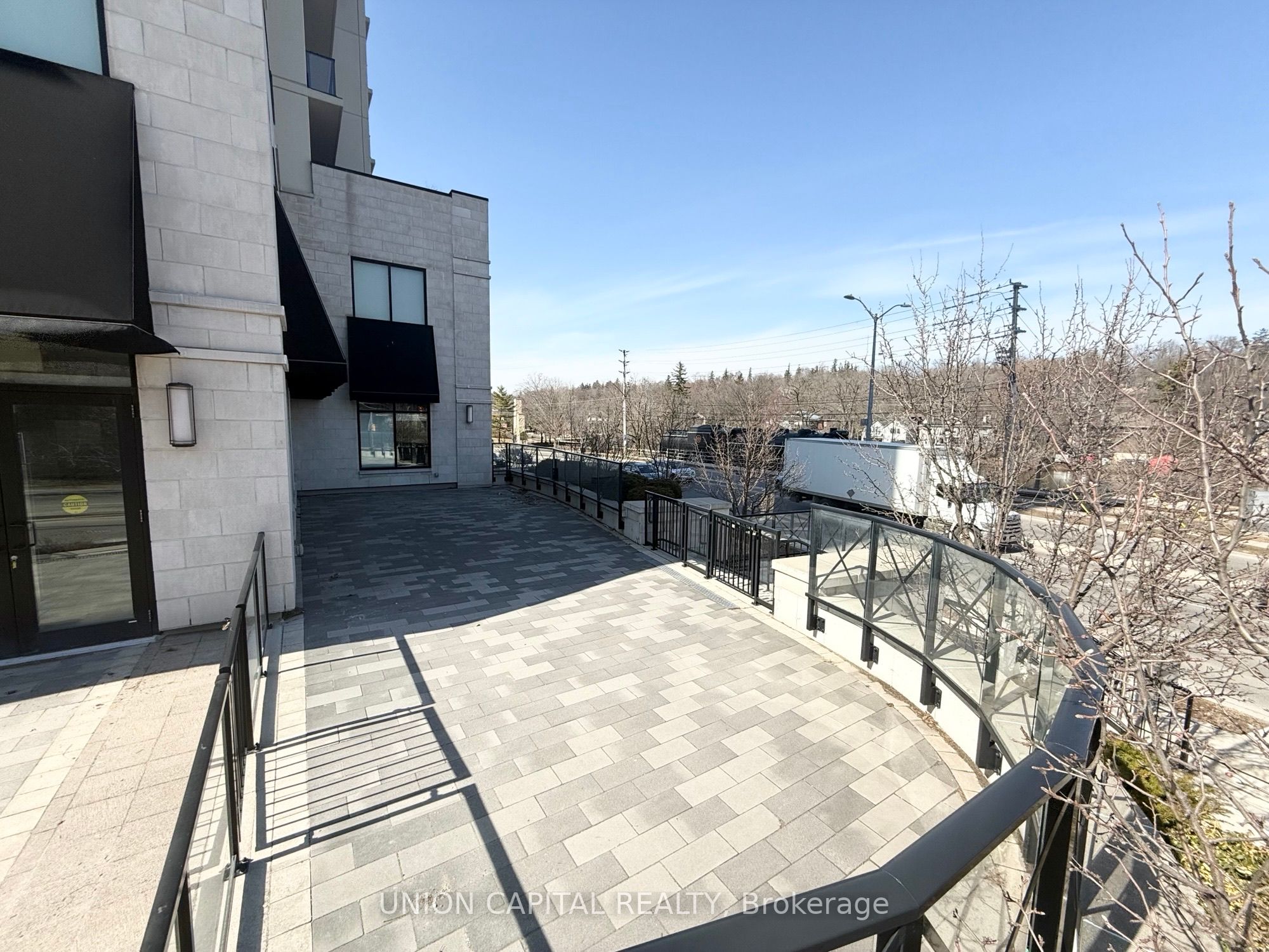 160 Macdonell St Property Photo 3