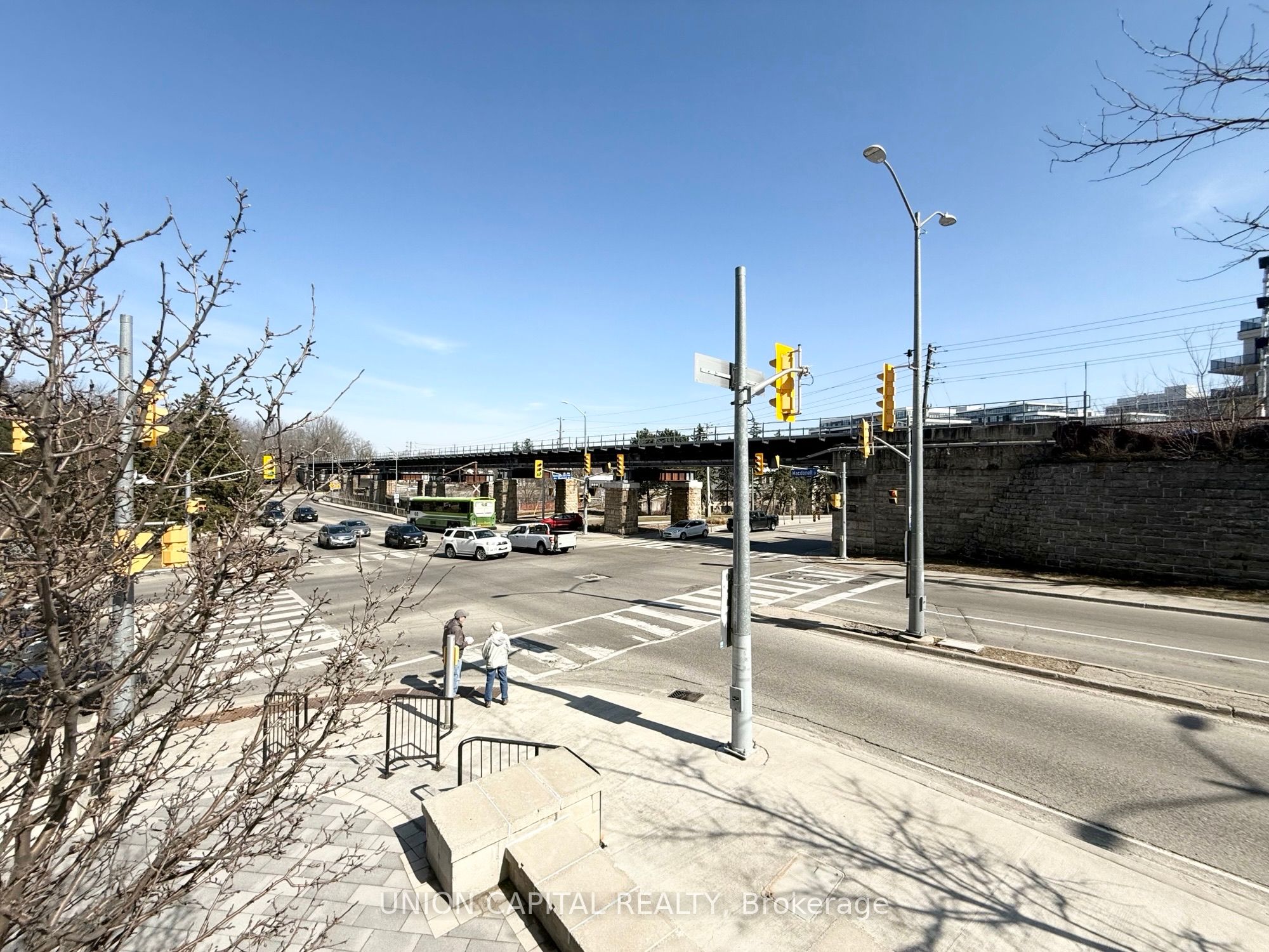 160 Macdonell St Property Photo 7