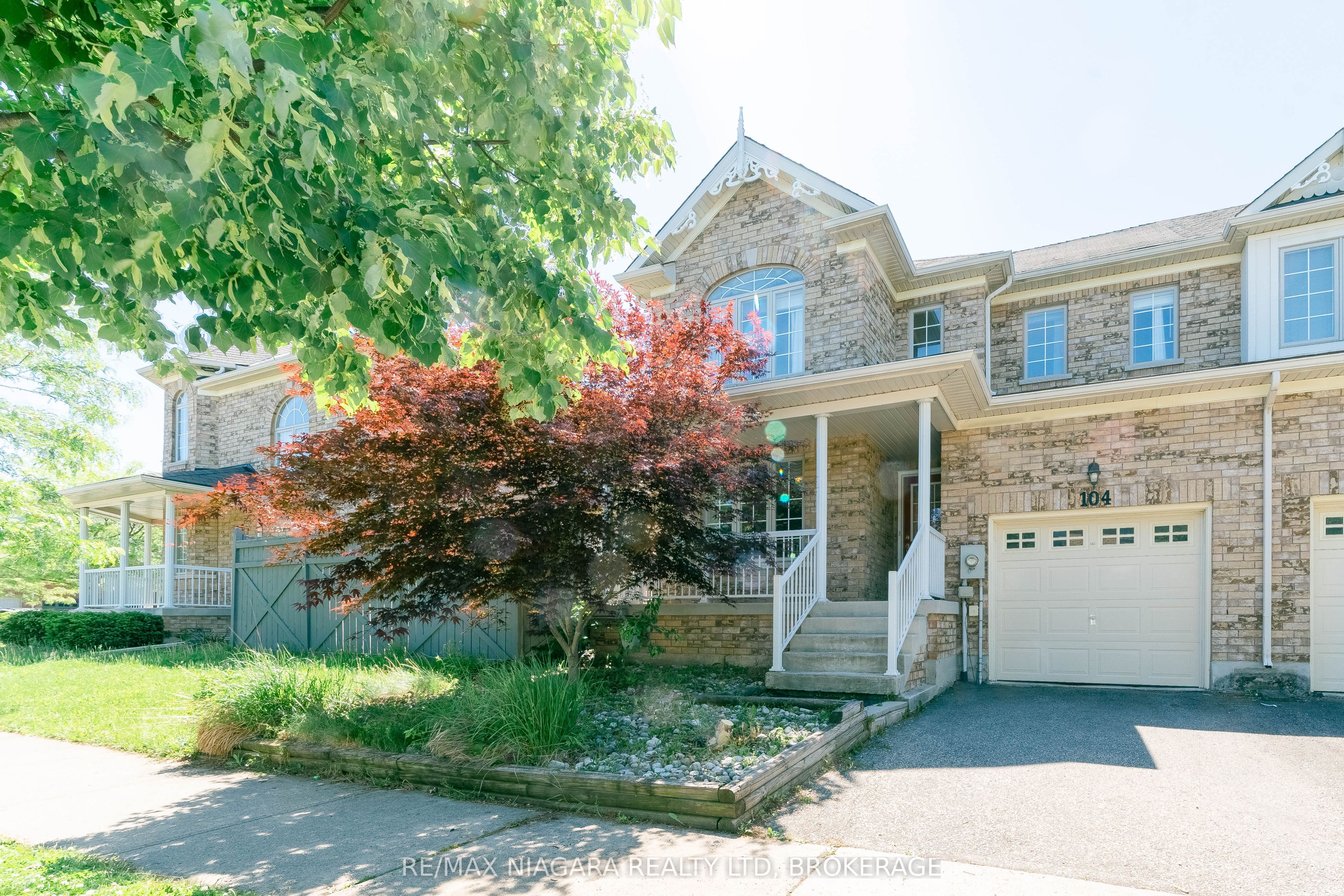 104 Young Crescent Property Photo