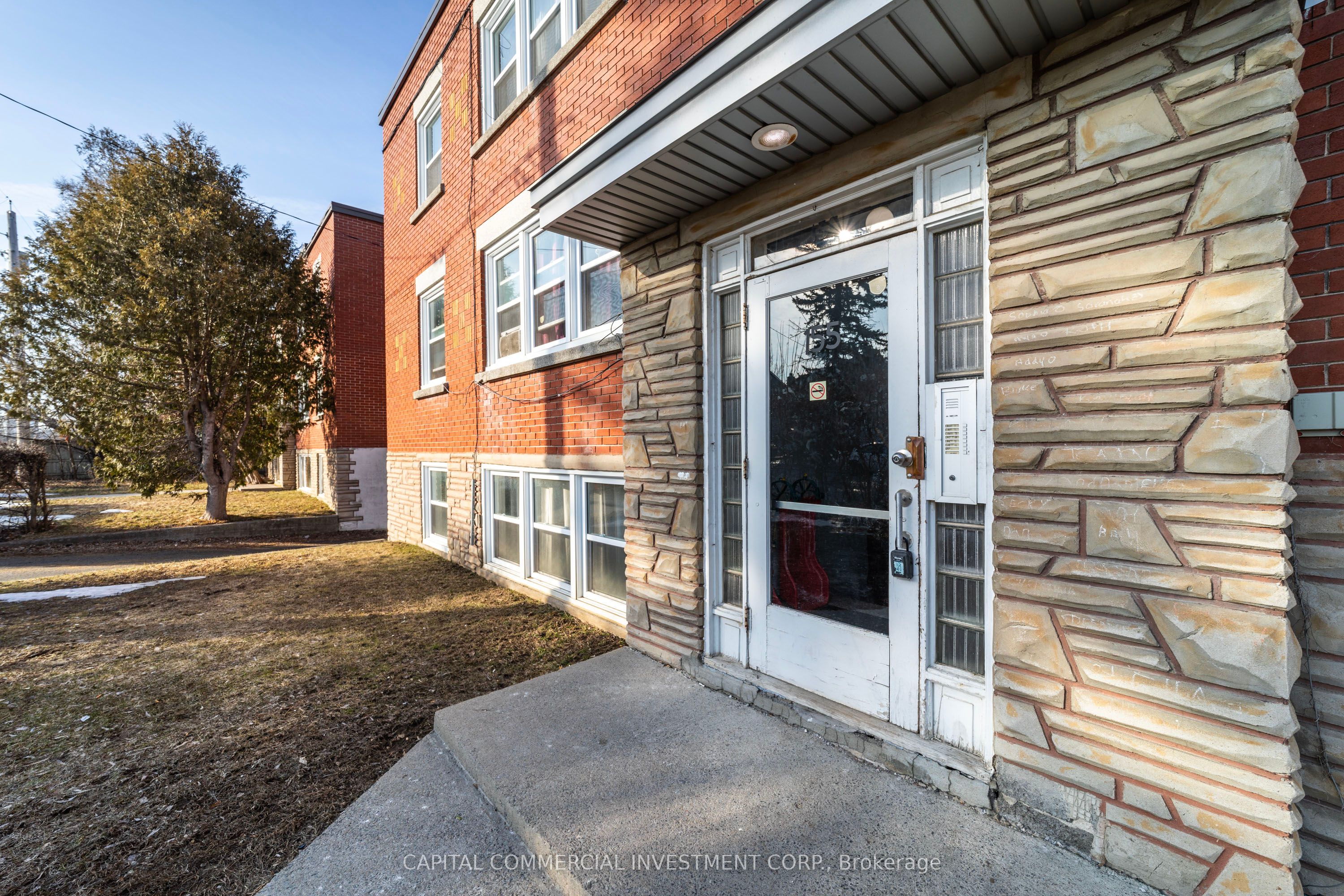 155 Marquette Avenue Property Photo 8