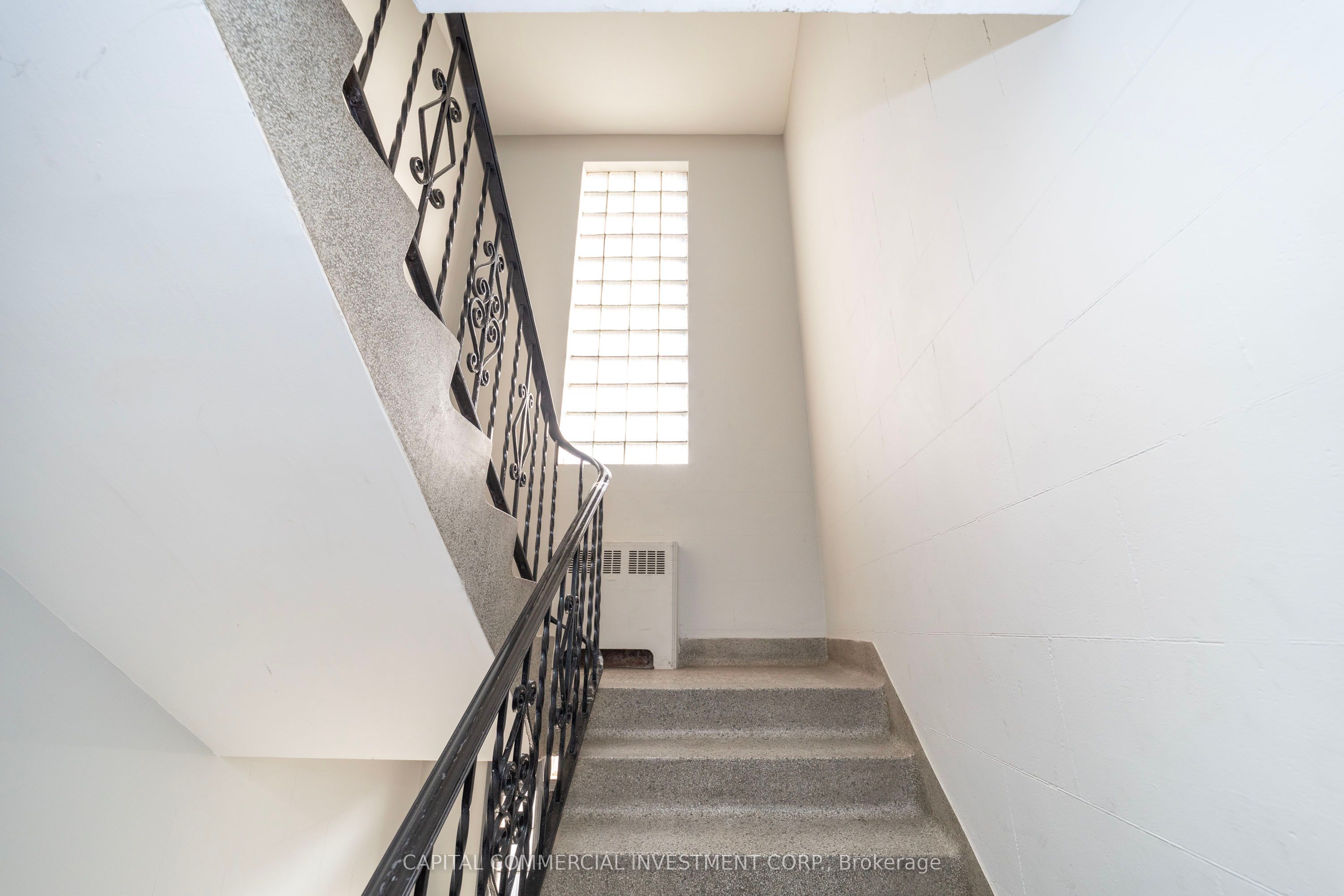 155 Marquette Avenue Property Photo 10