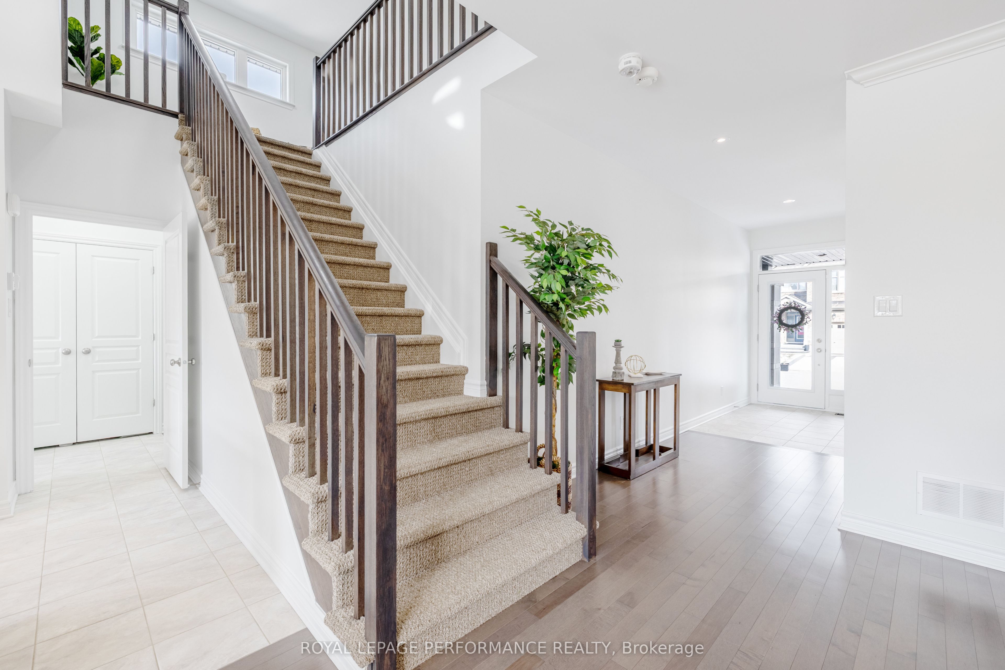 205 Shinleaf Crescent Property Photo 8
