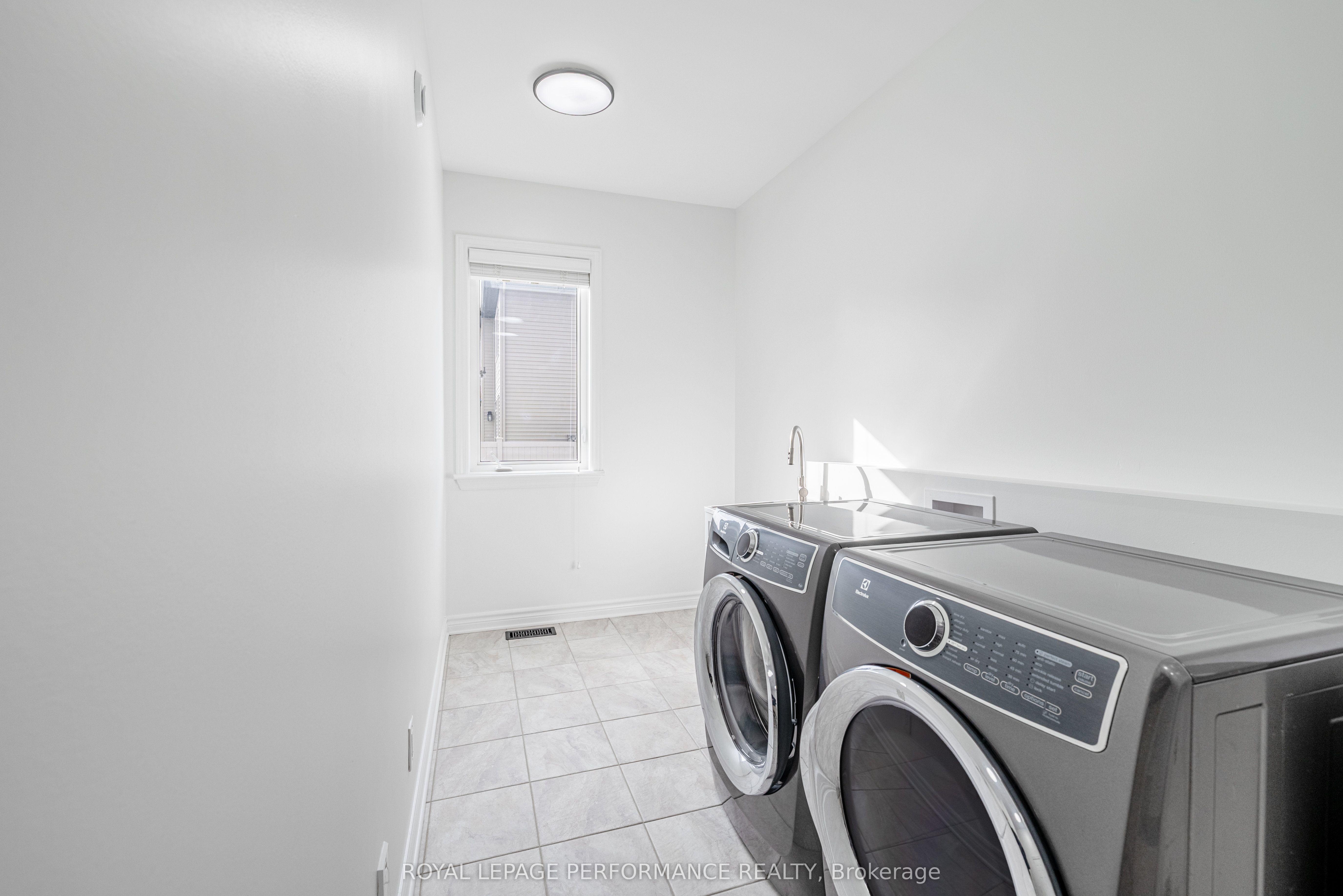 205 Shinleaf Crescent Property Photo 21