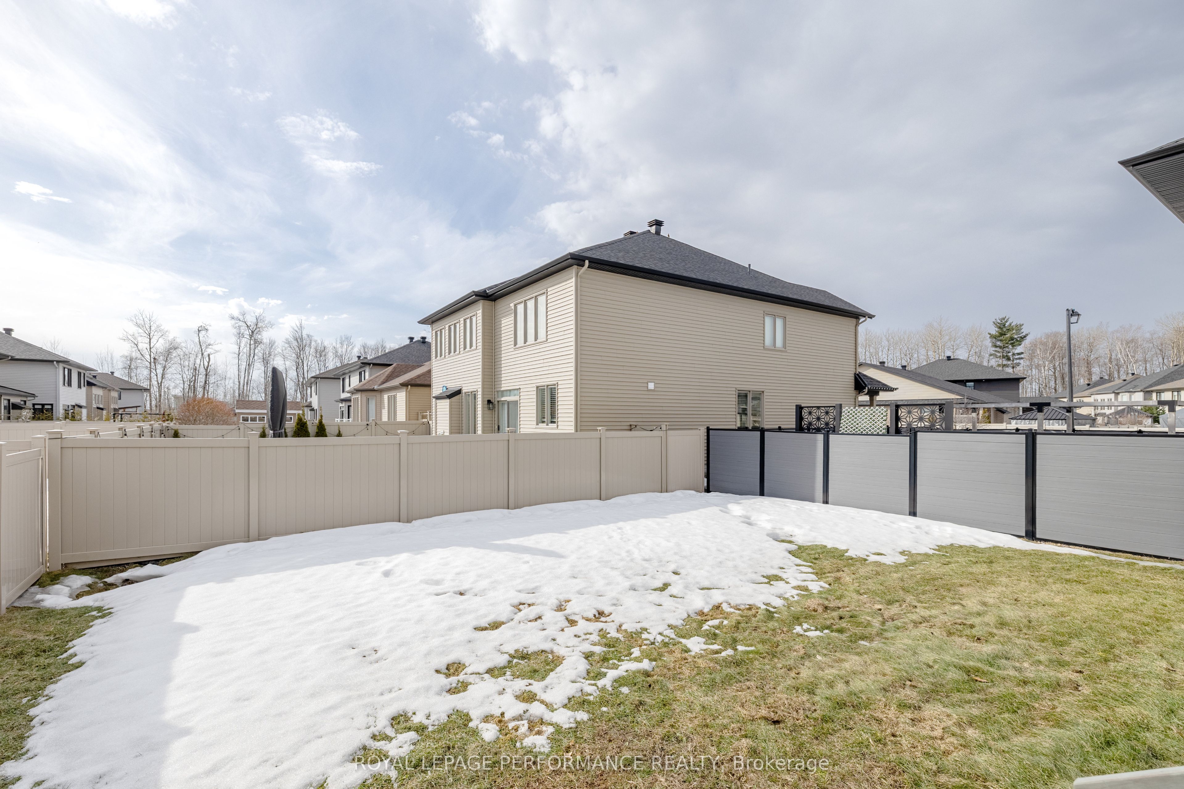 205 Shinleaf Crescent Property Photo 41