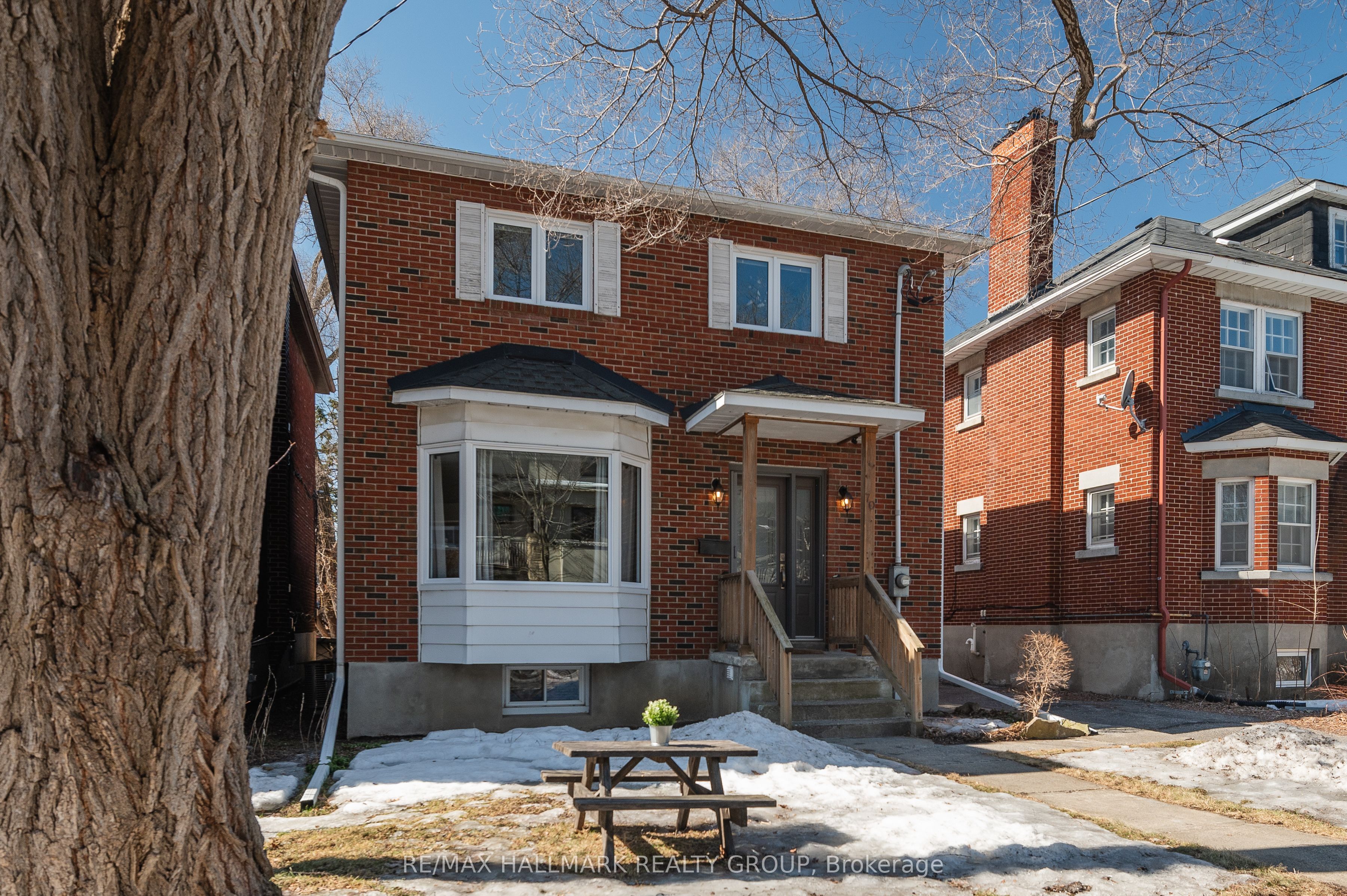 70 Willard St Property Photo 1