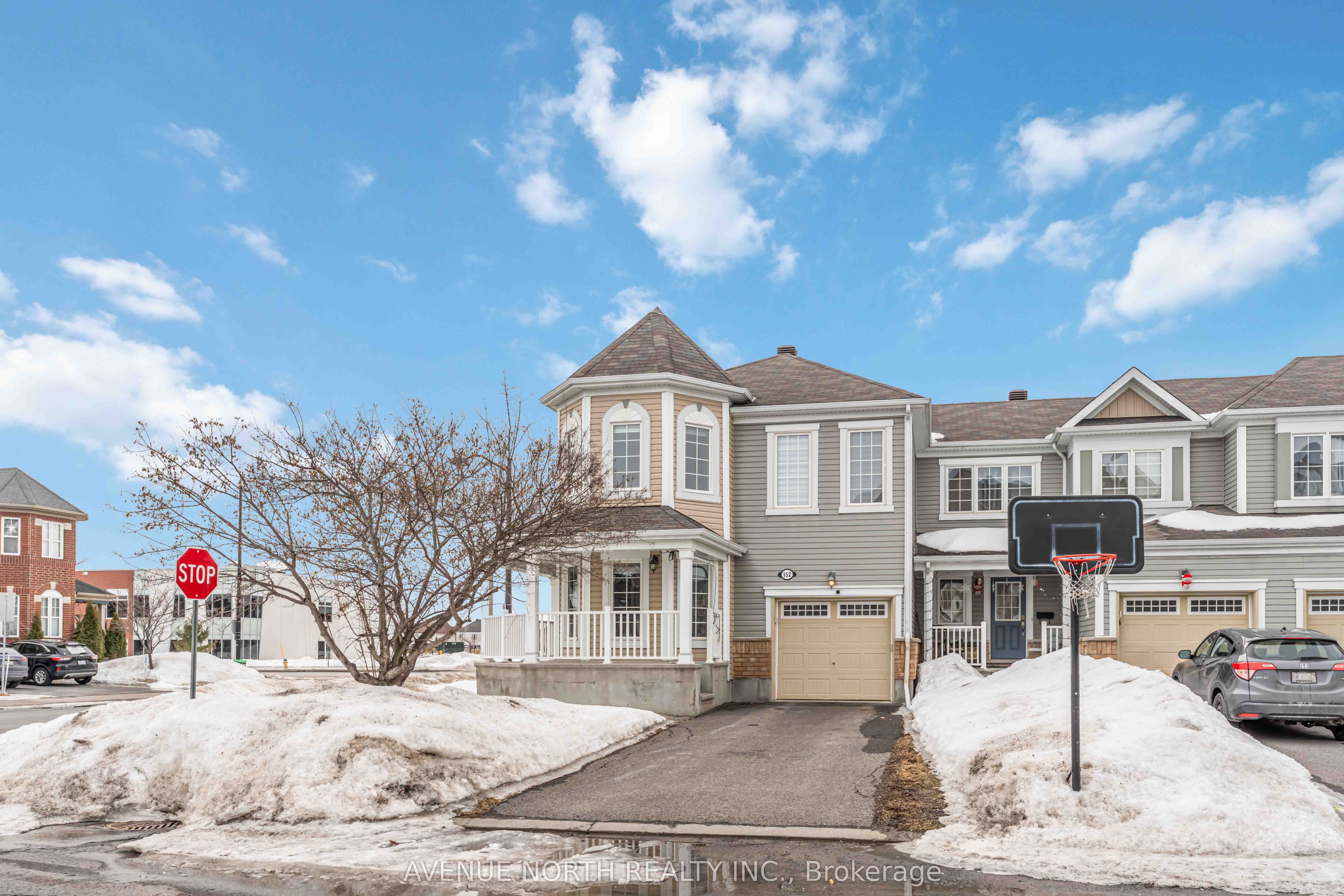 152 Eclipse Cres Property Photo 1