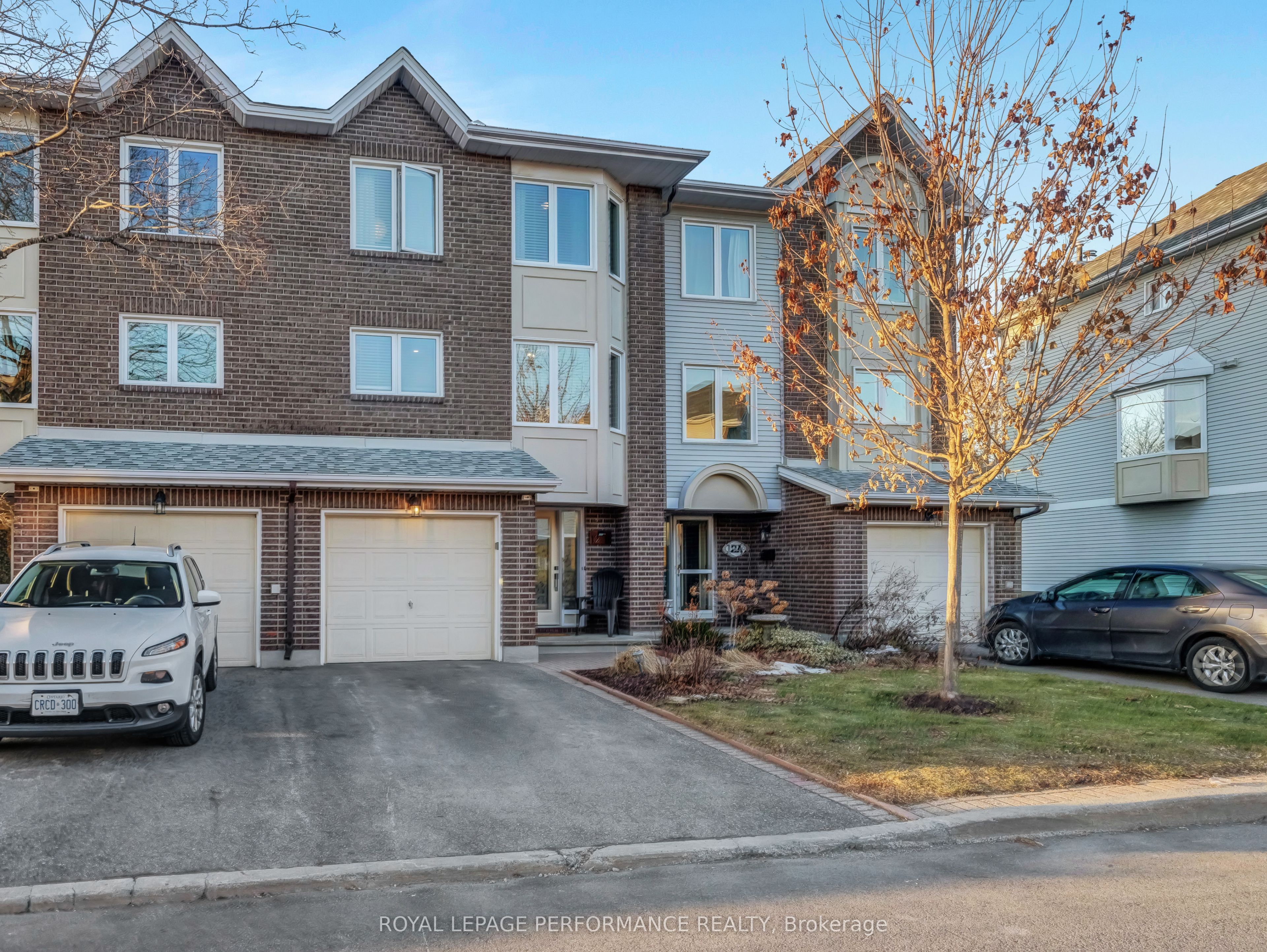 #75 - 12 Maple Ridge Crescent Property Photo 1