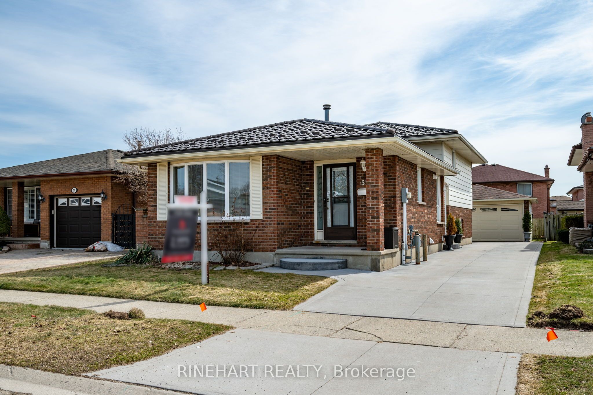 56 Classic Crescent Property Photo