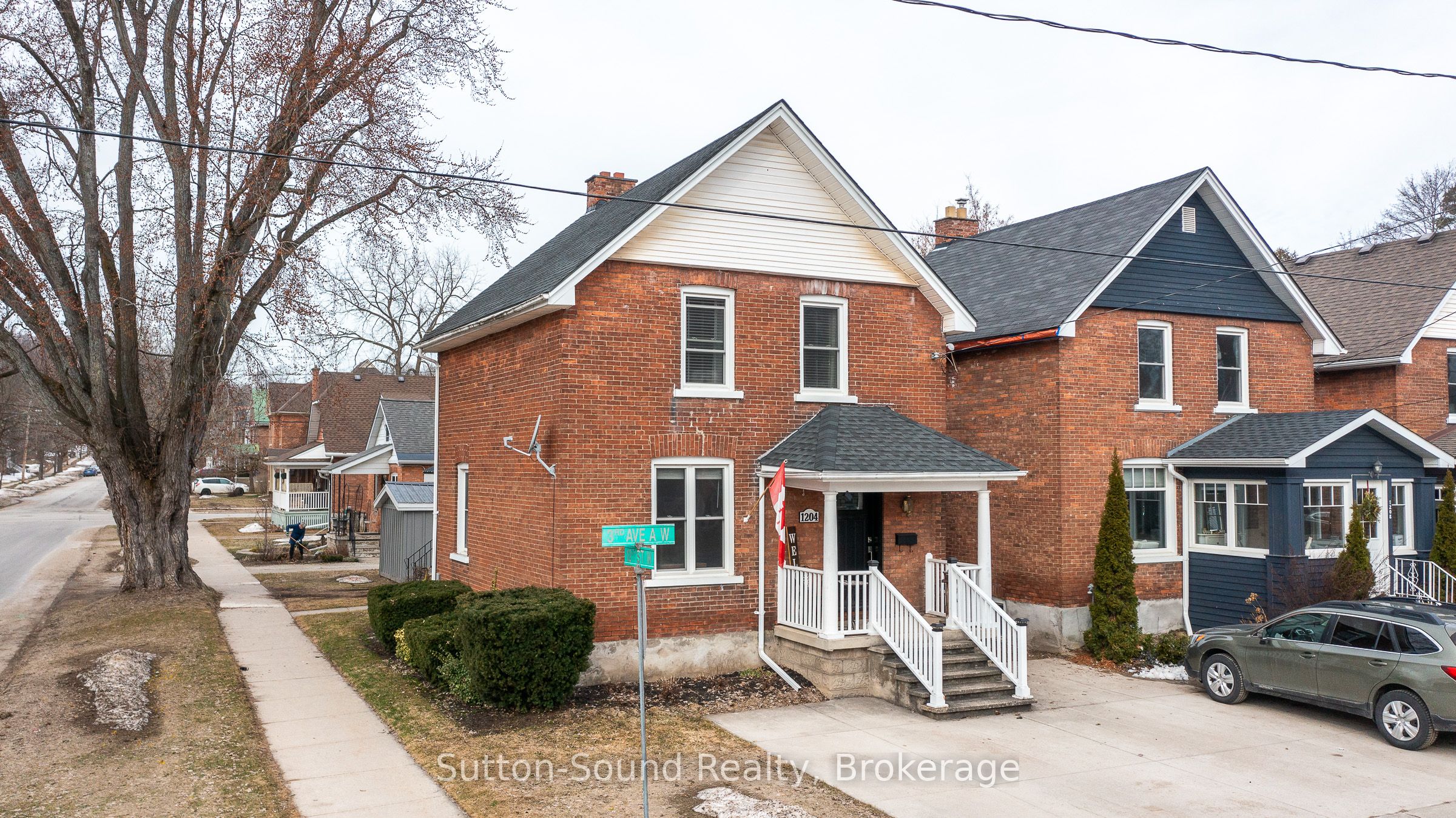 1204 3 A Ave W Property Photo