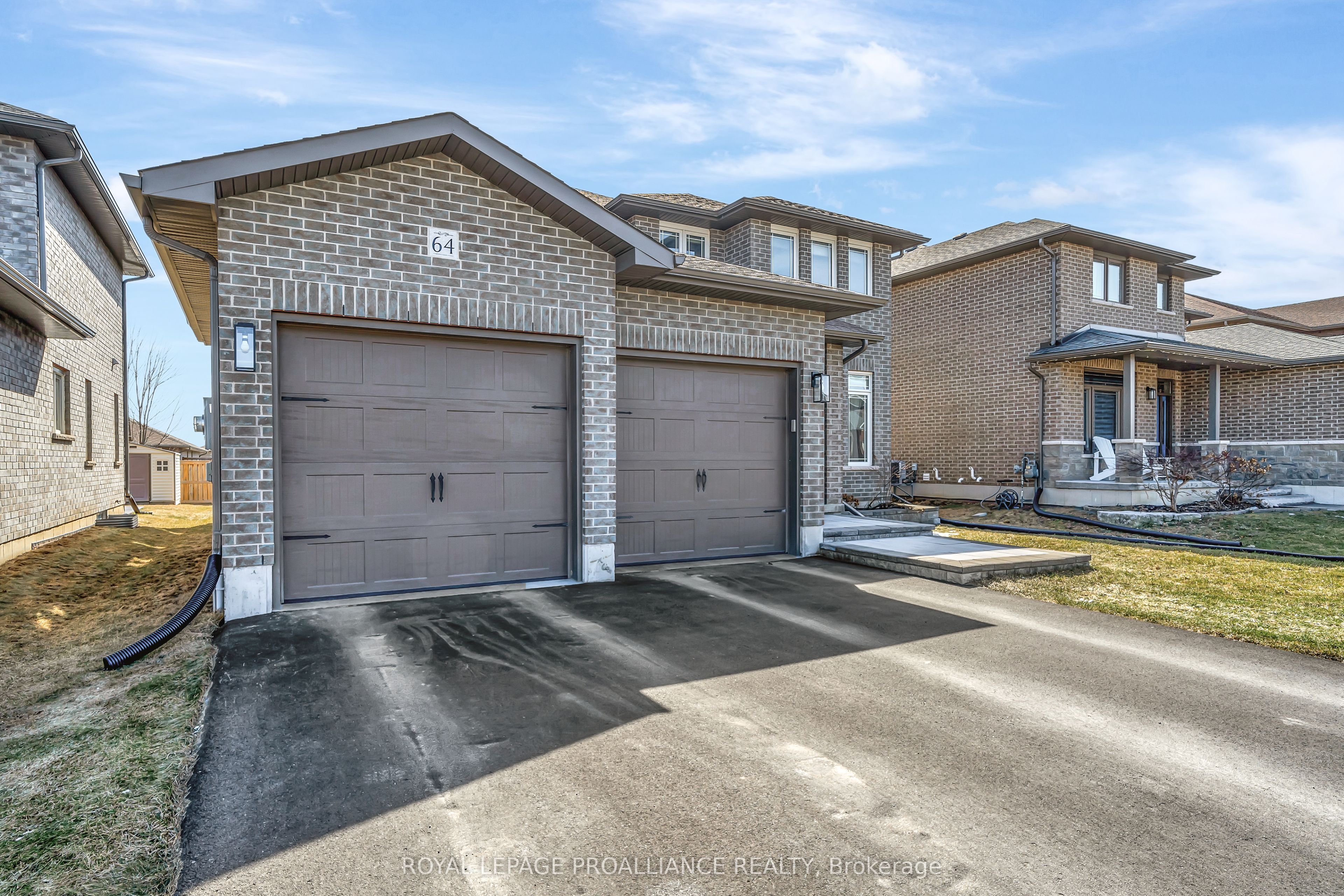 64 Crews Crescent Property Photo