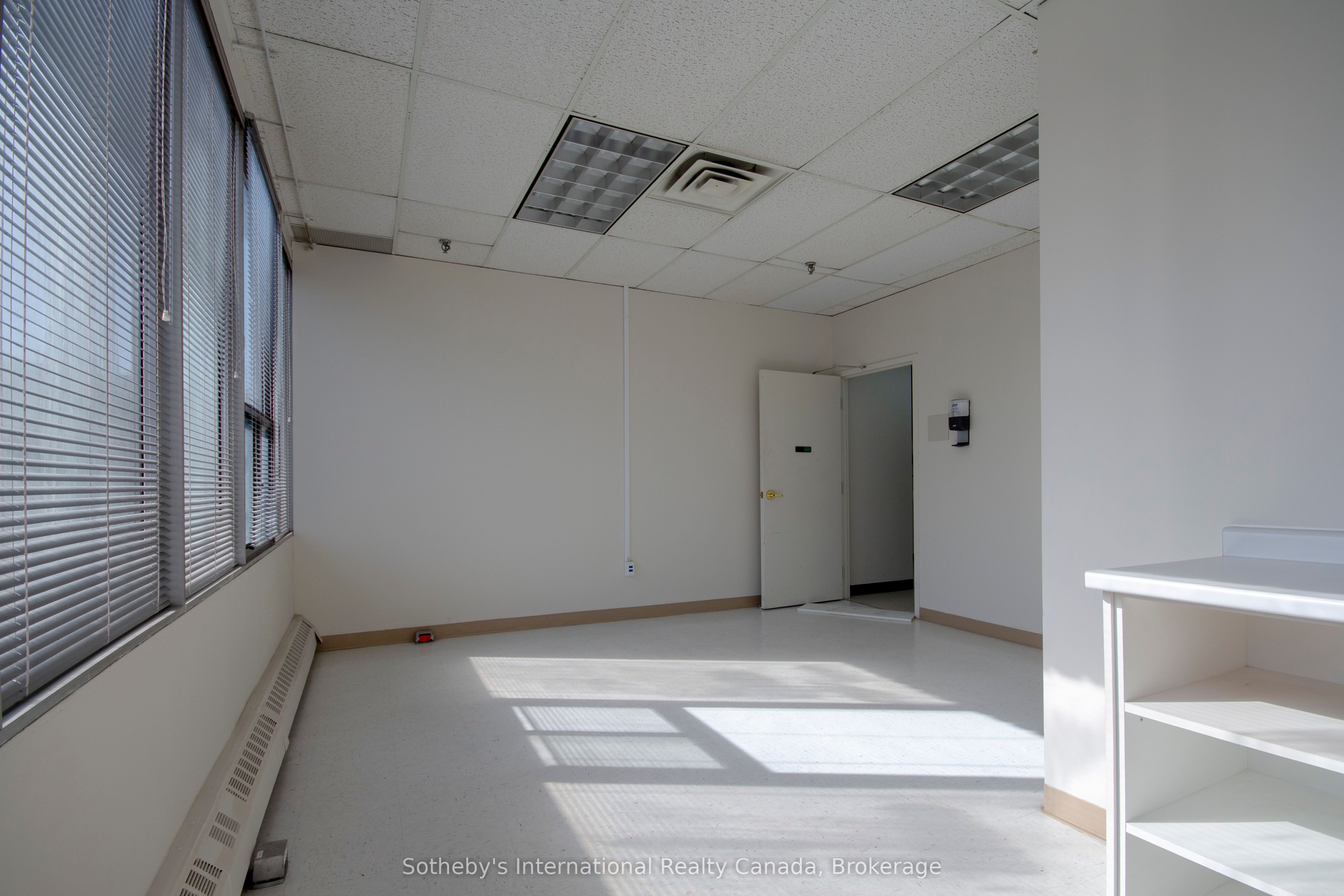 #301a - 200 James Street Property Photo 6