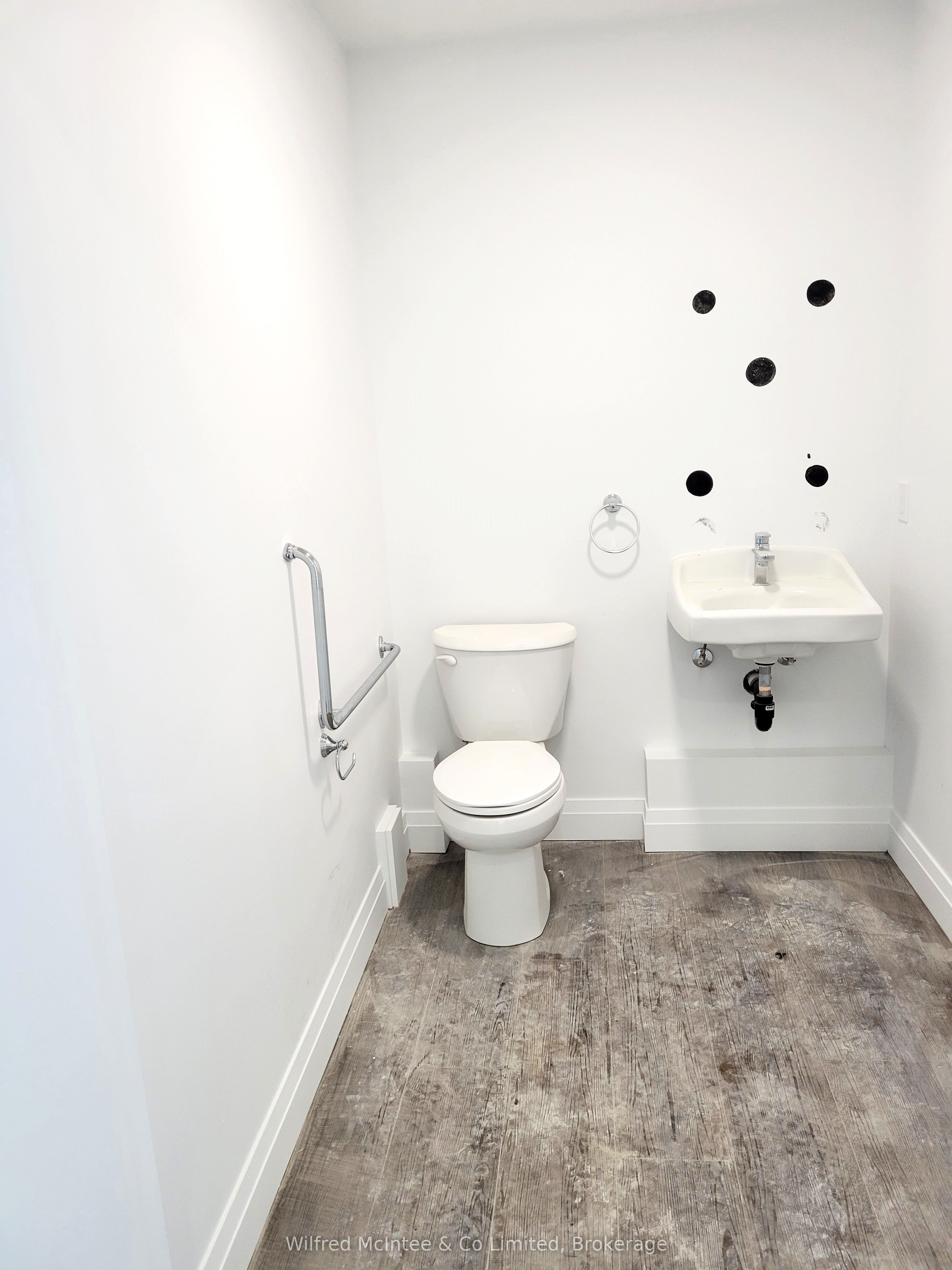 #unit 101 - 185 Elizabeth Street Property Photo 4