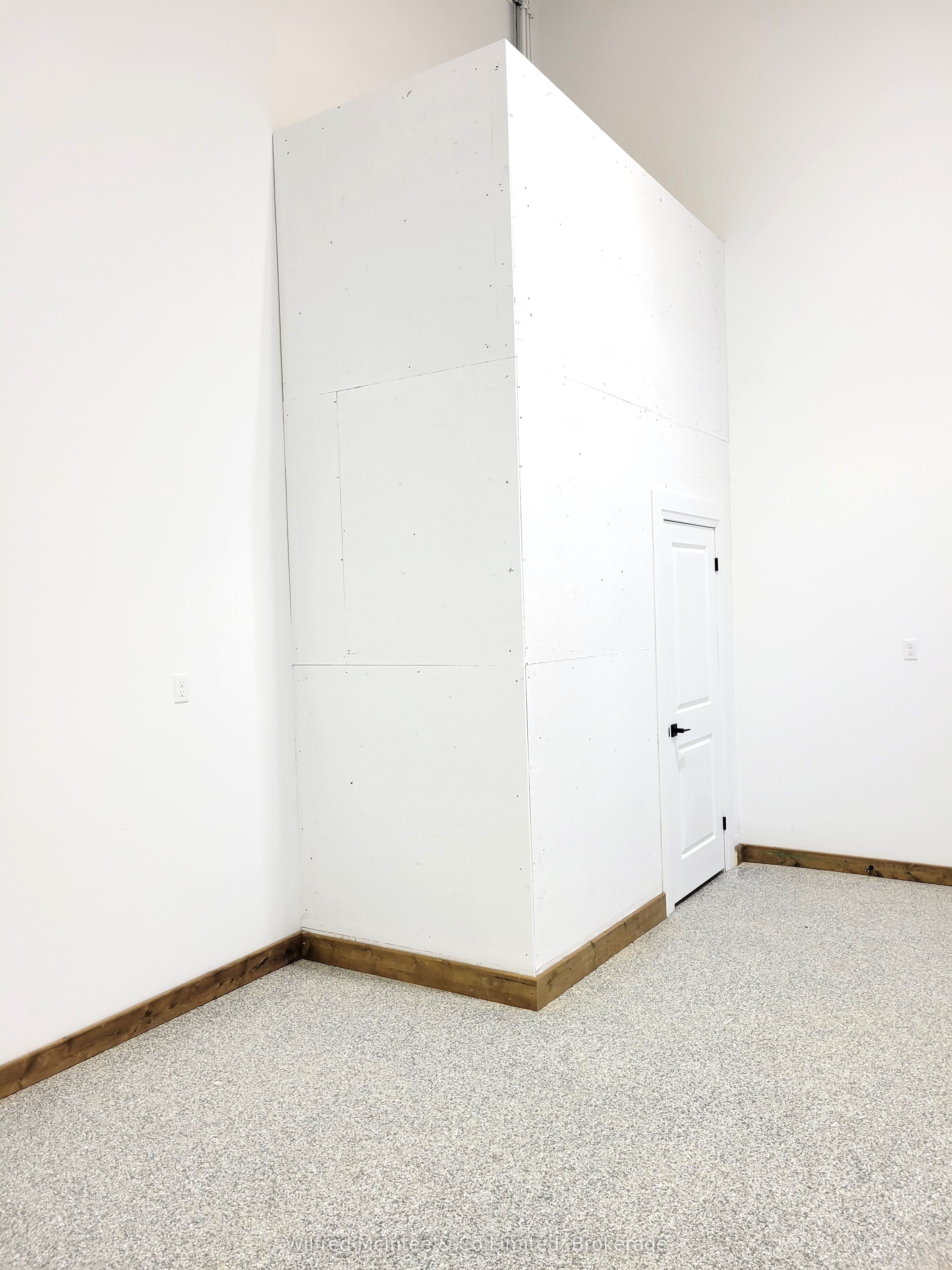 #unit 101 - 185 Elizabeth Street Property Photo 6