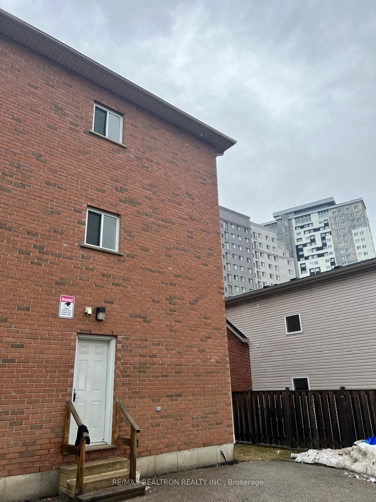 334 King Street N Property Photo 8