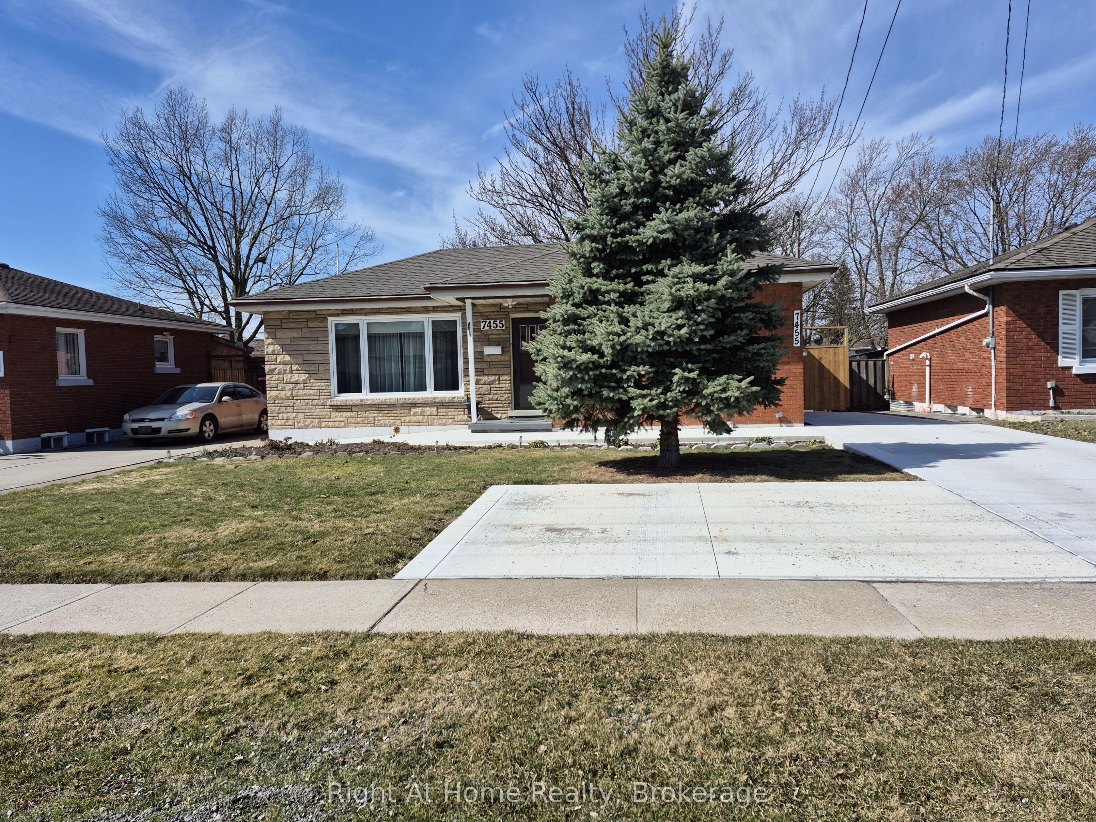 7455 Drummond Road Property Photo