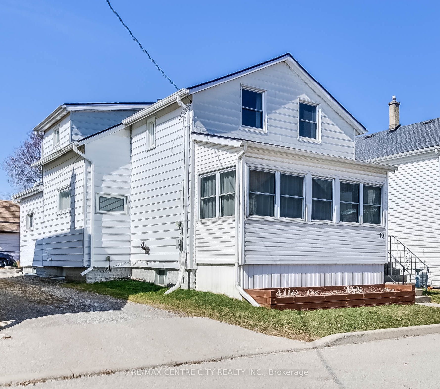 10 Hamilton Street Property Photo
