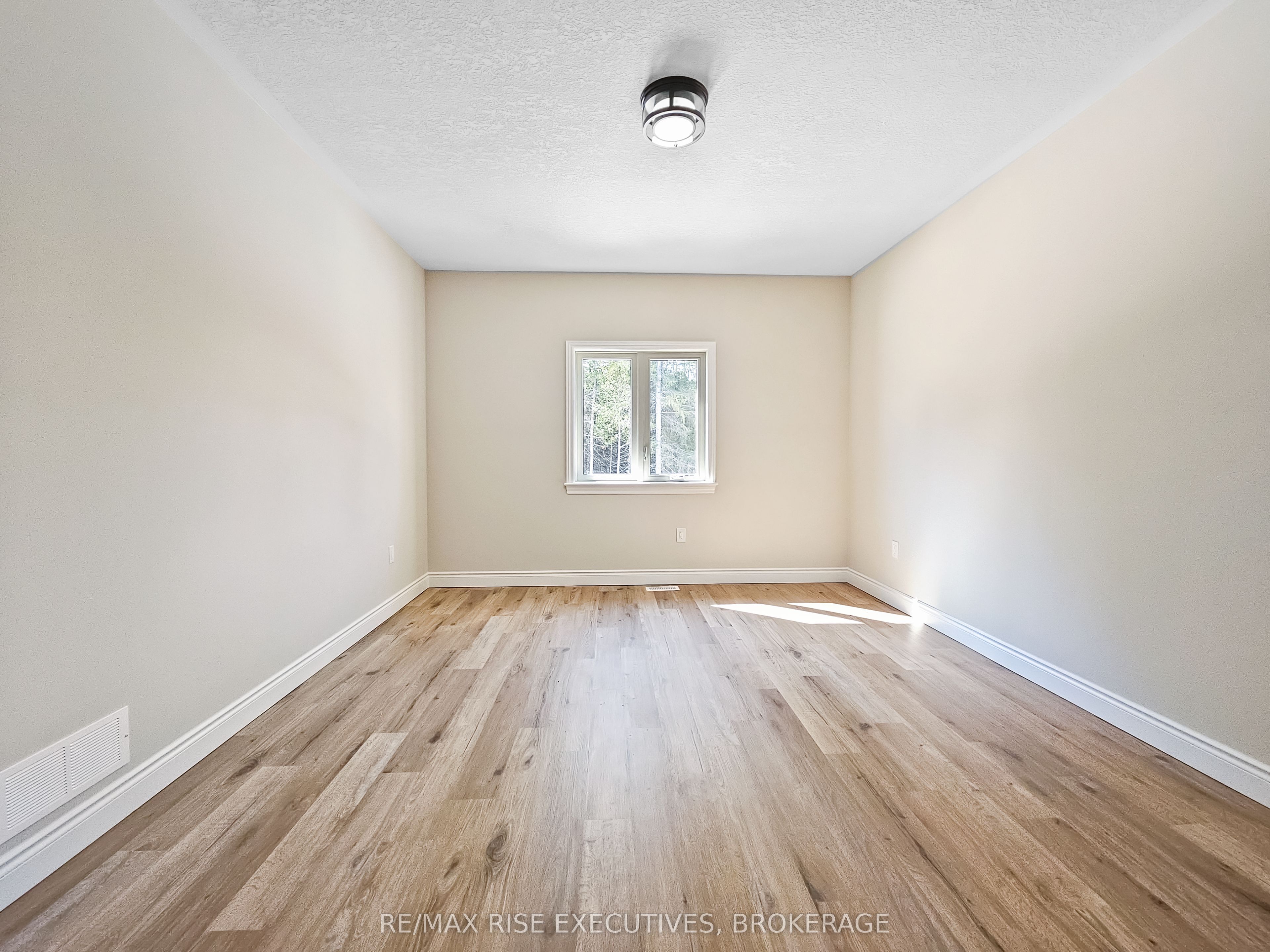 163 Creighton Drive Property Photo 13