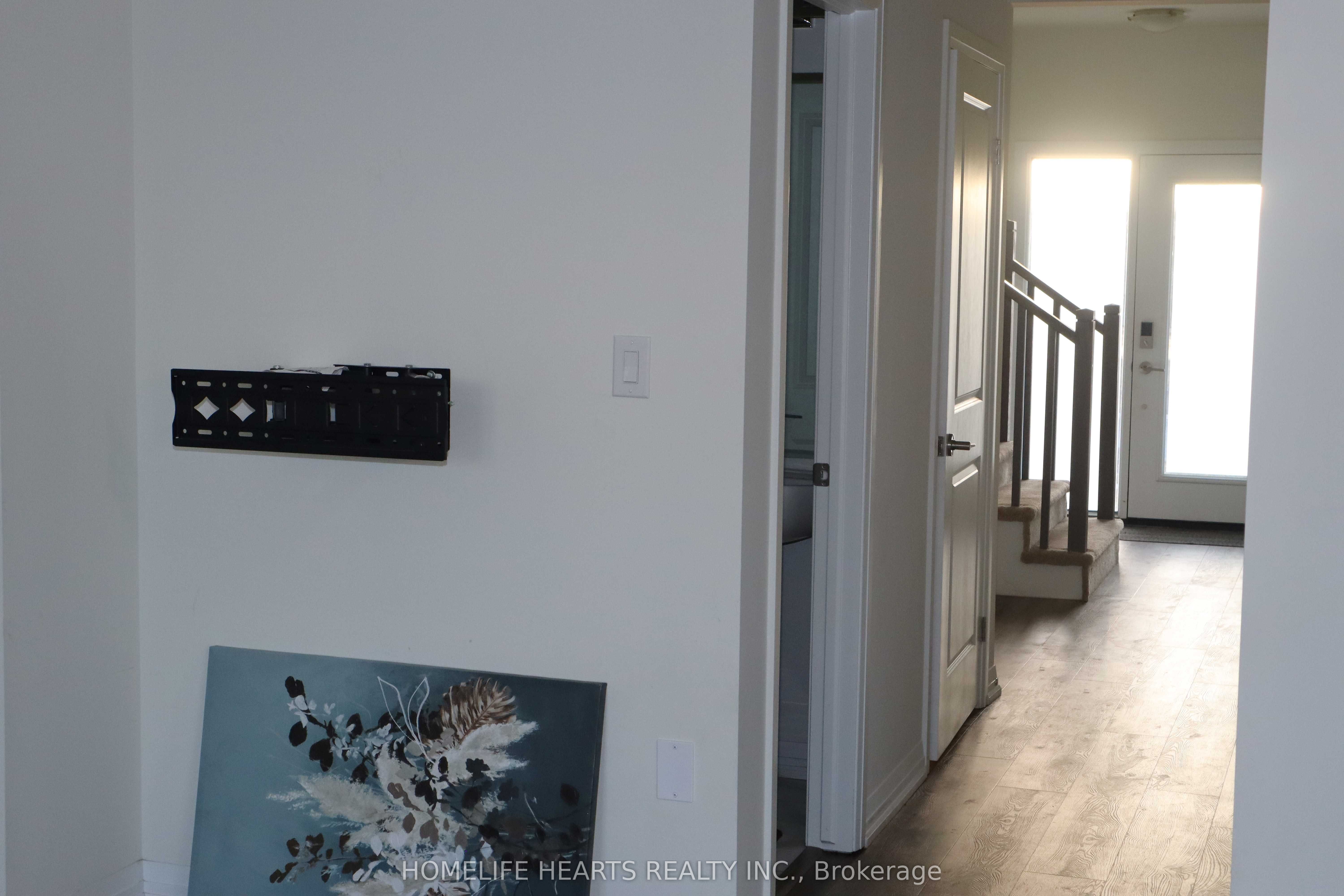7352 Marvel Drive Property Photo 4