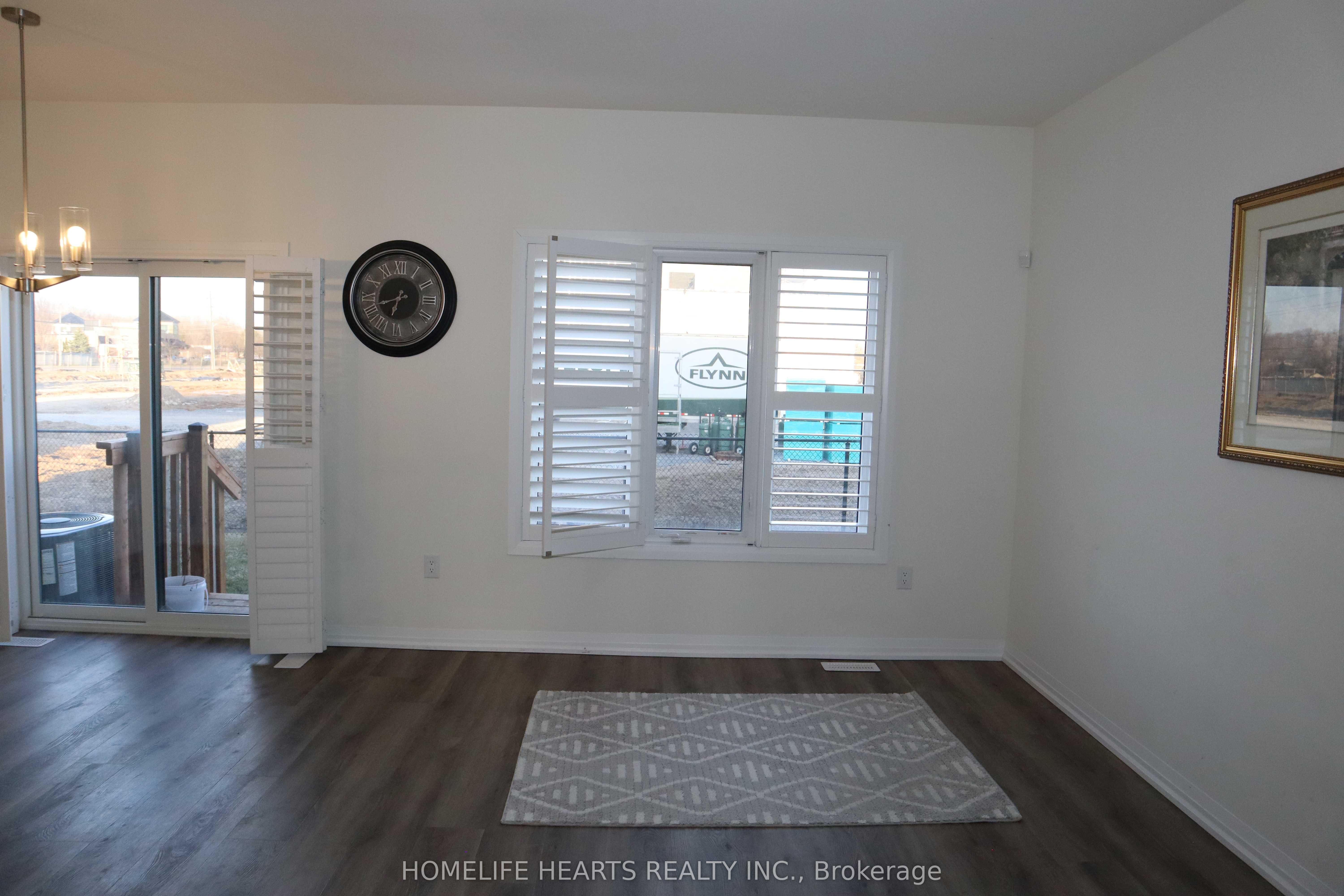 7352 Marvel Drive Property Photo 8