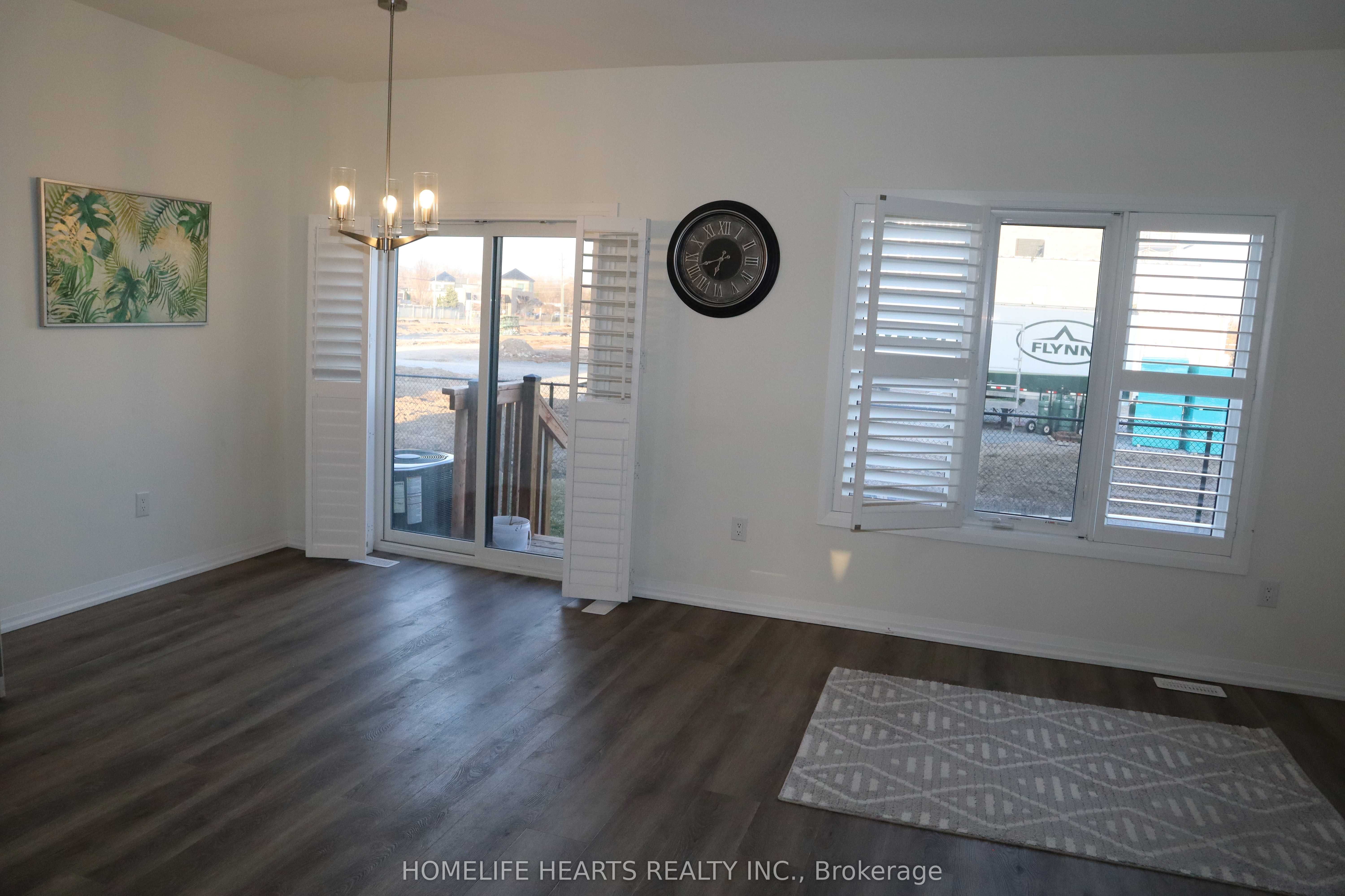 7352 Marvel Drive Property Photo 9
