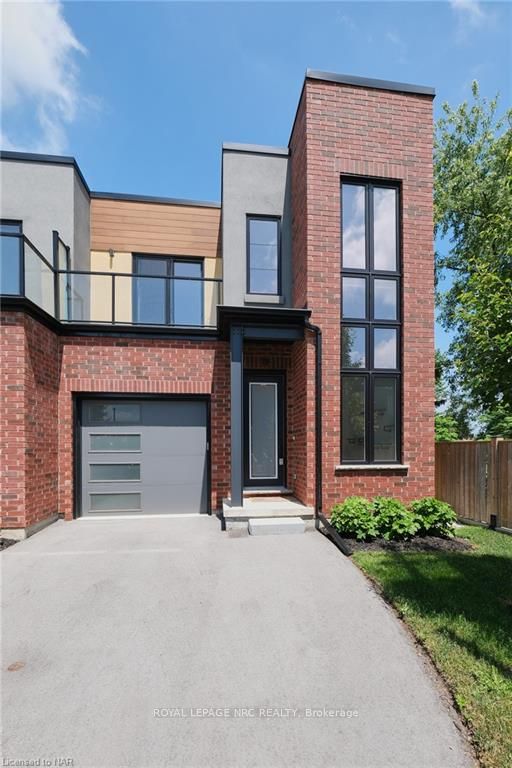 #13 - 1465 Station Street Property Photo 1