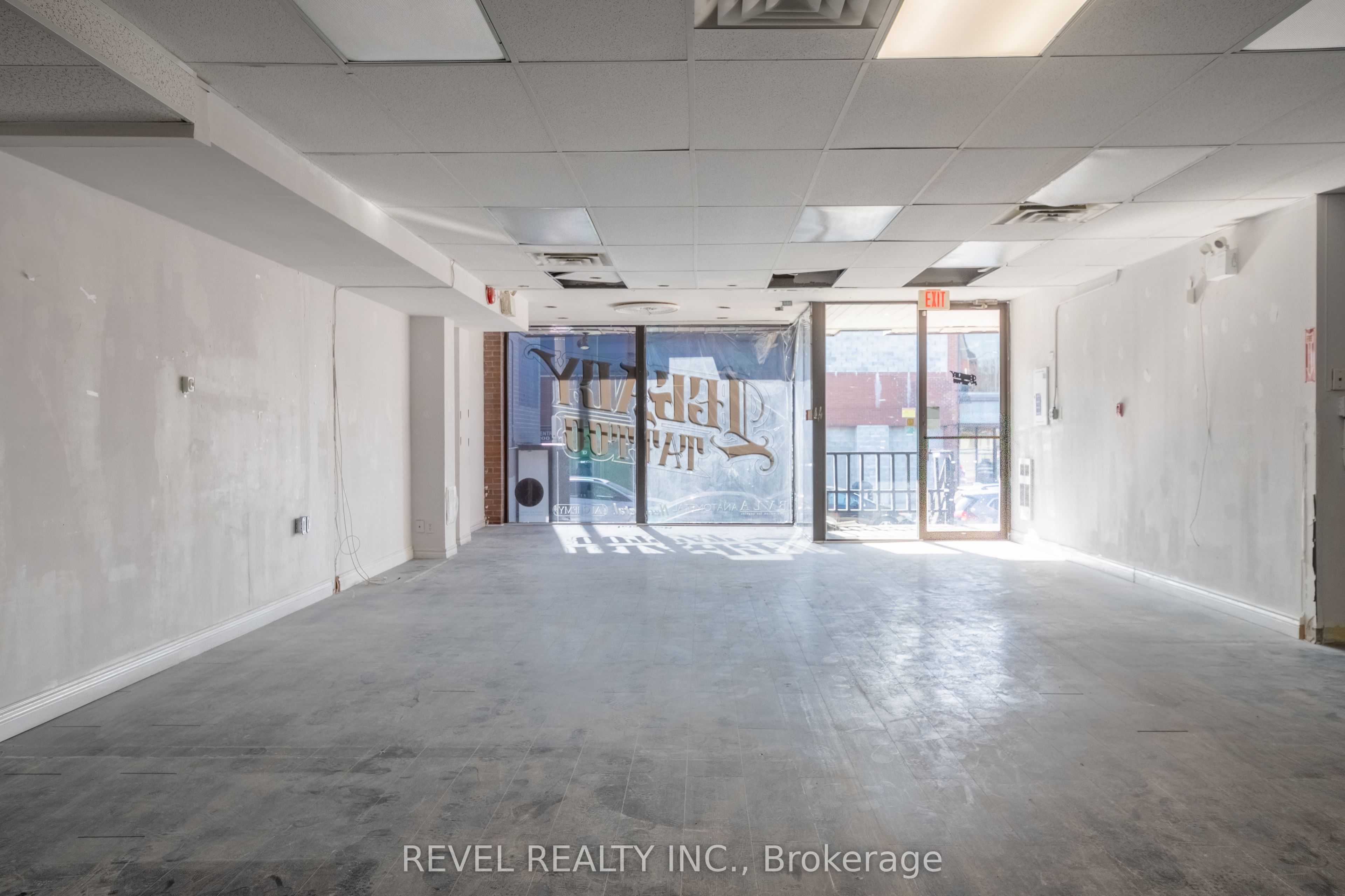 748 Richmond Street Property Photo 3