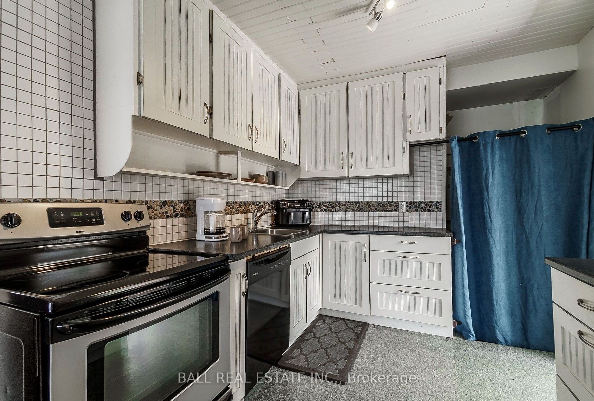 138 Mccracken Road Property Photo 4