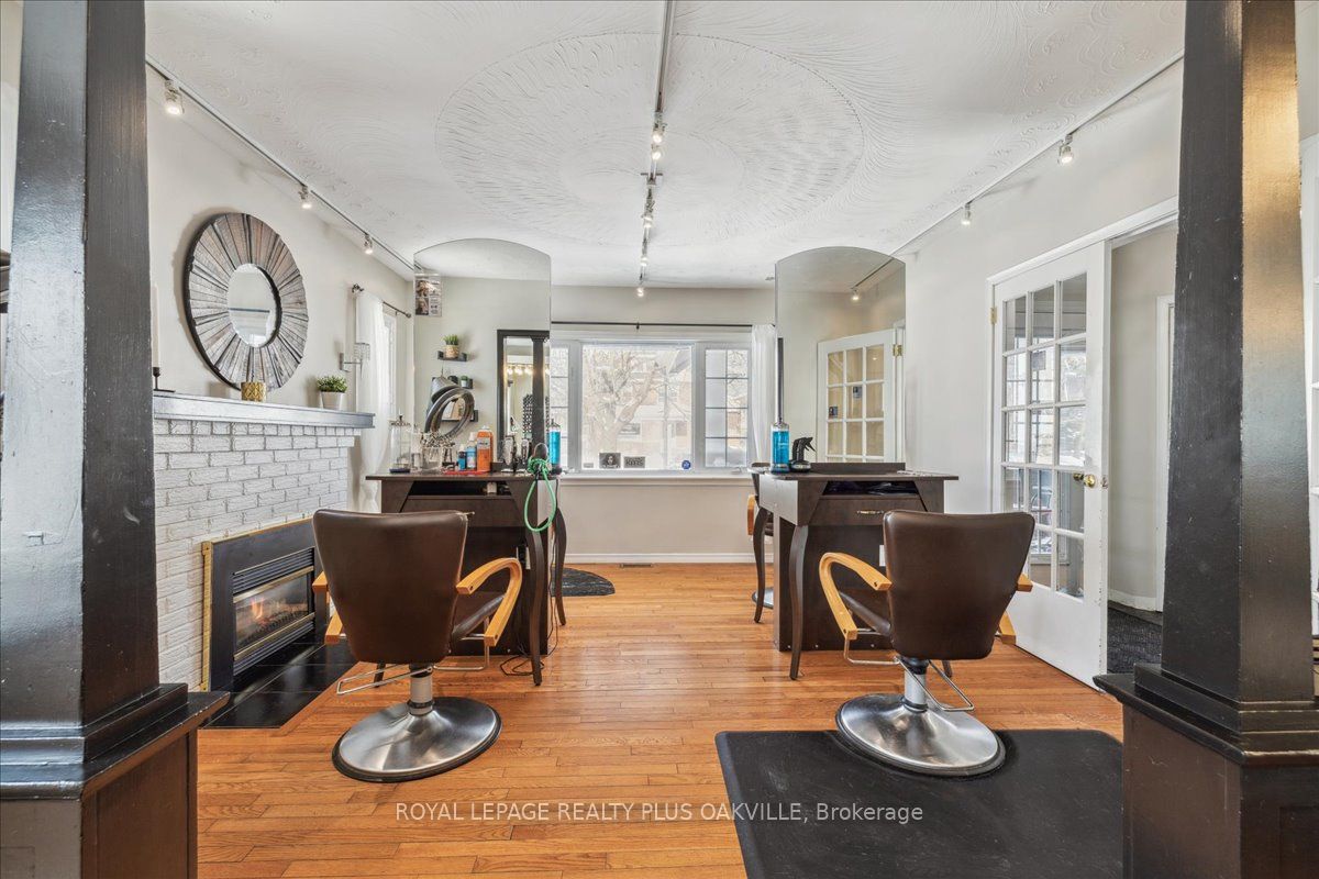 294 Dundas Street Property Photo 2