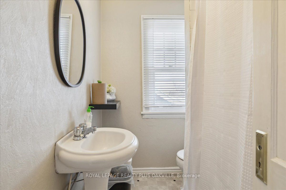 294 Dundas Street Property Photo 17