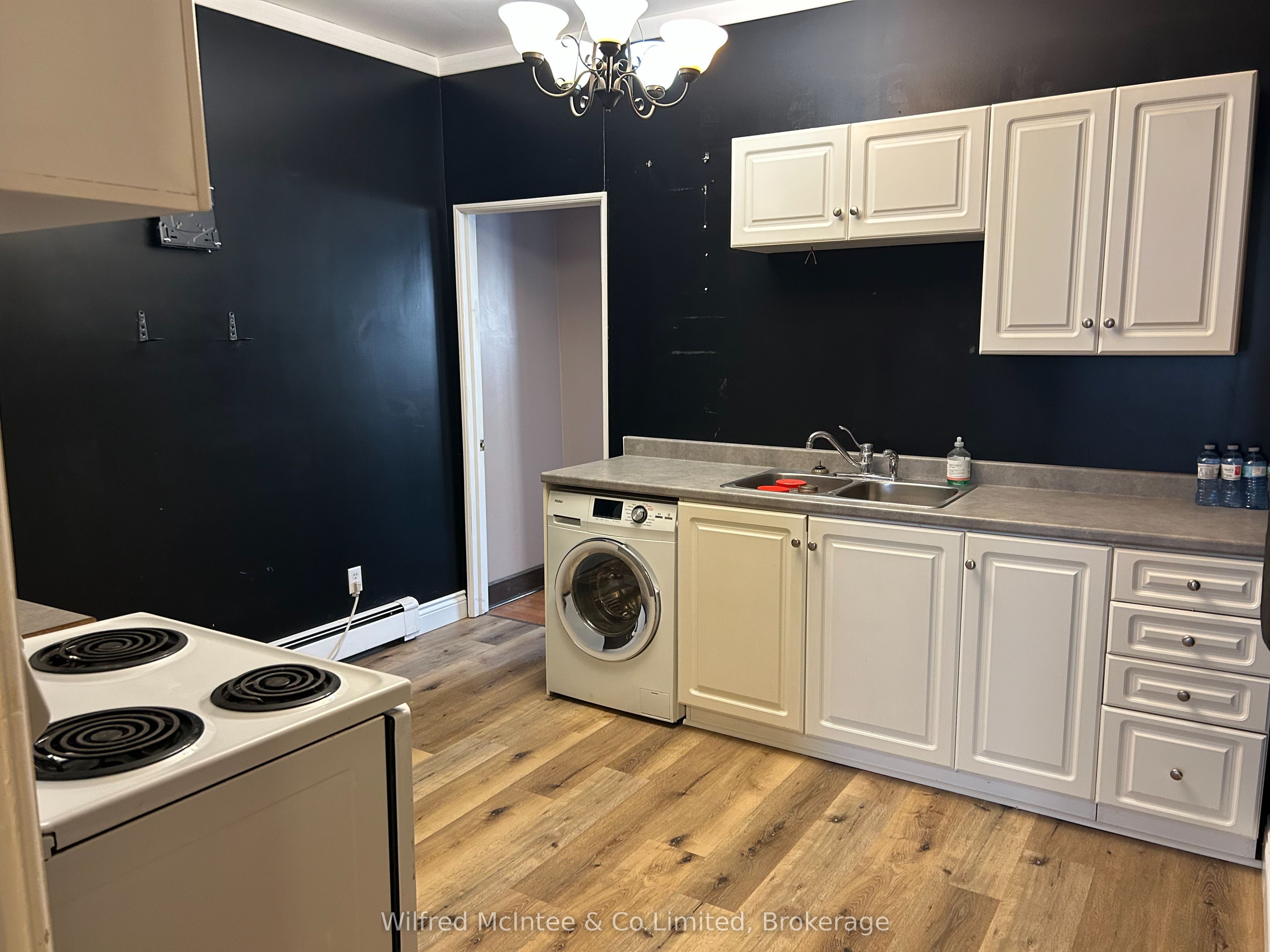 216 Durham Street E Property Photo 7