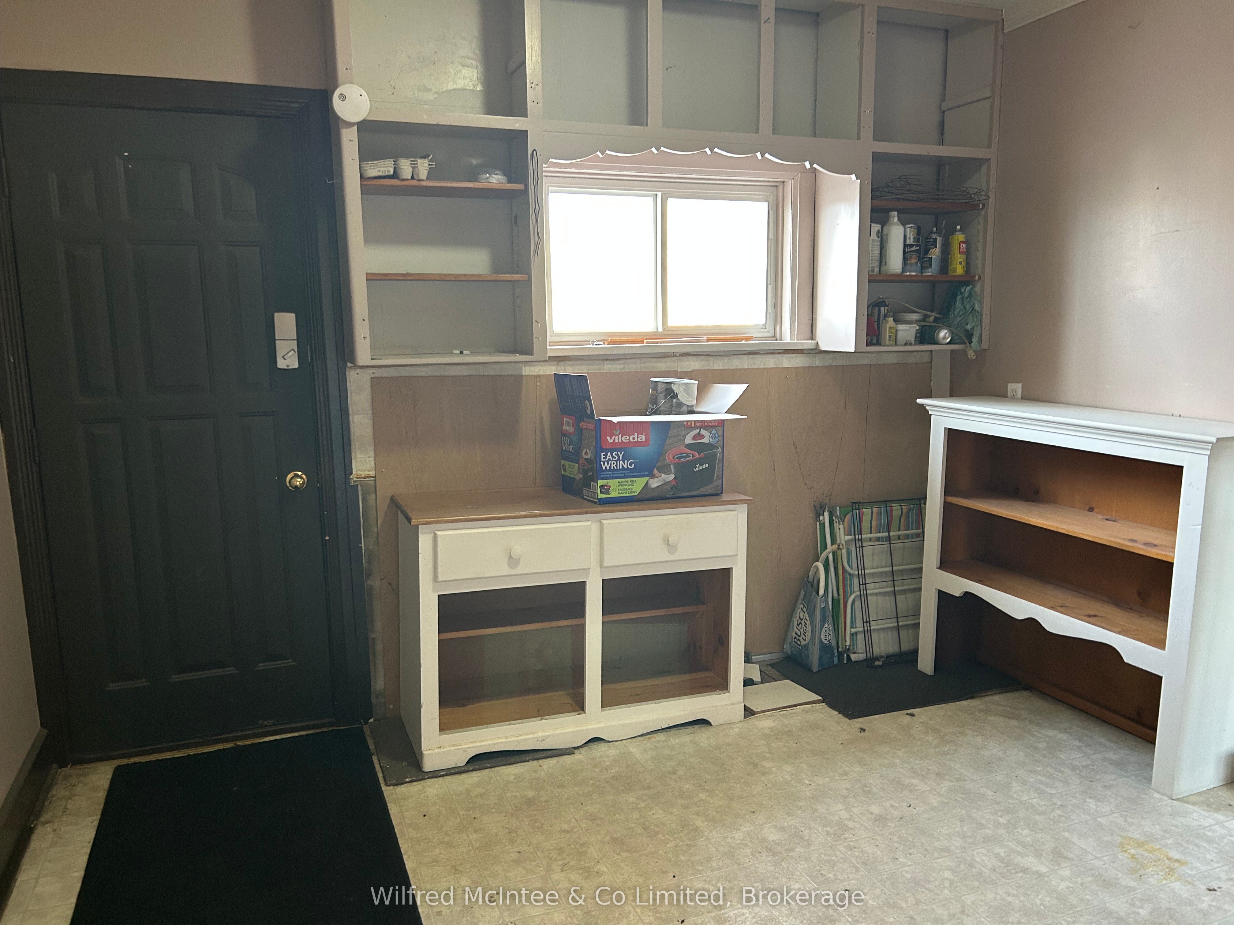 216 Durham Street E Property Photo 11