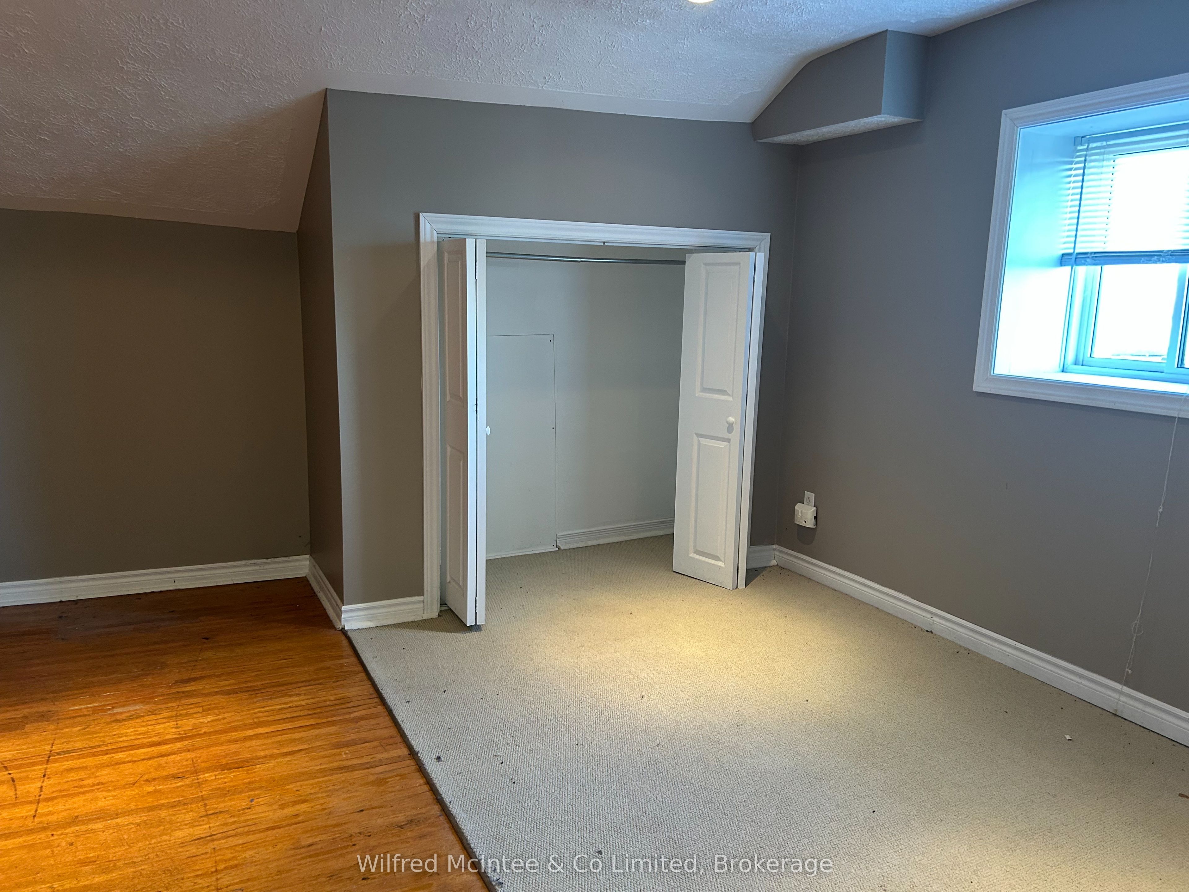 216 Durham Street E Property Photo 15