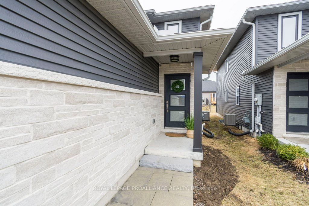 42 Dewal Place Property Photo 2