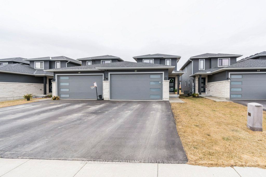 42 Dewal Place Property Photo 3