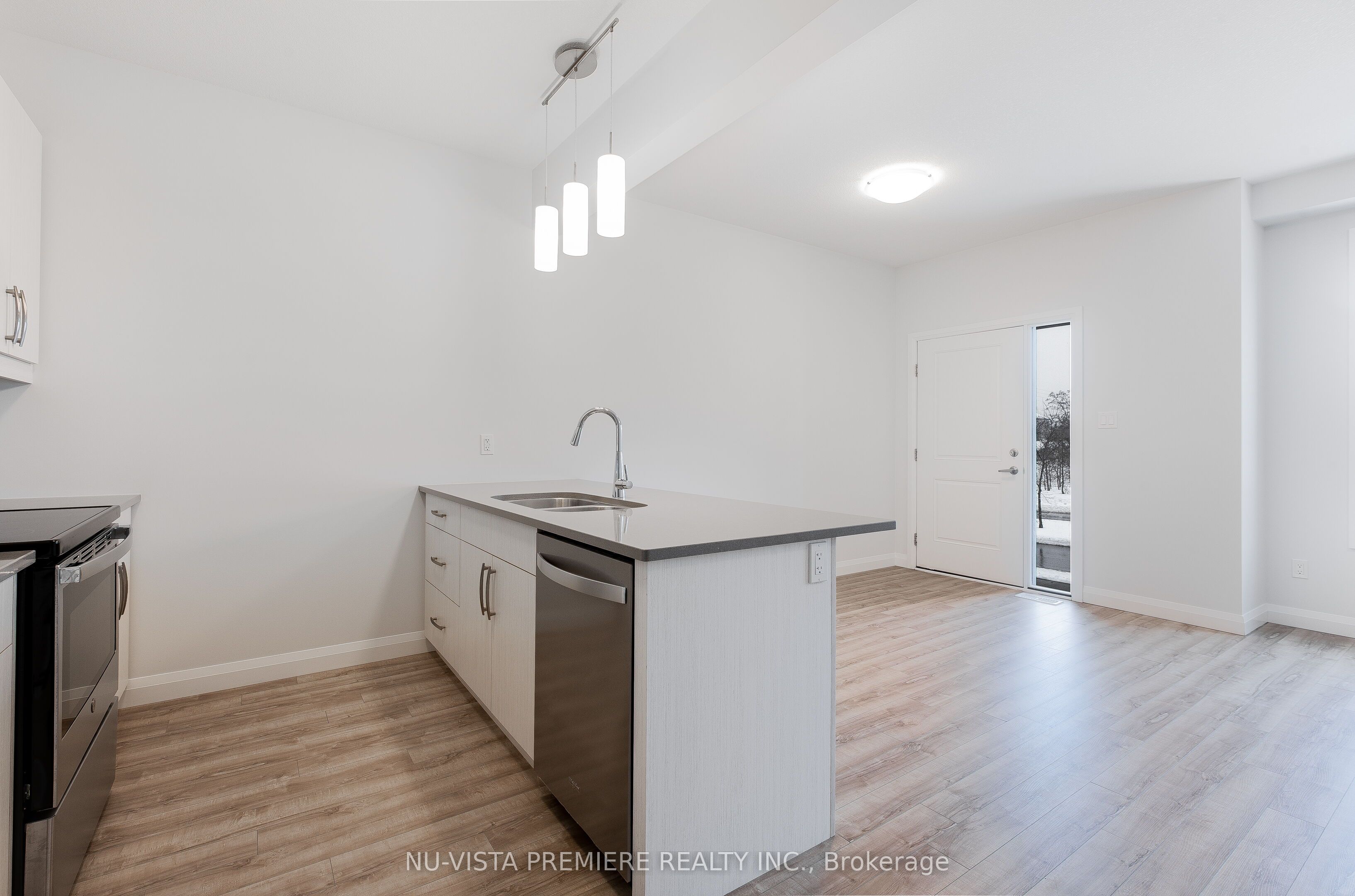 1820 Canvas Way 90 Property Photo 8