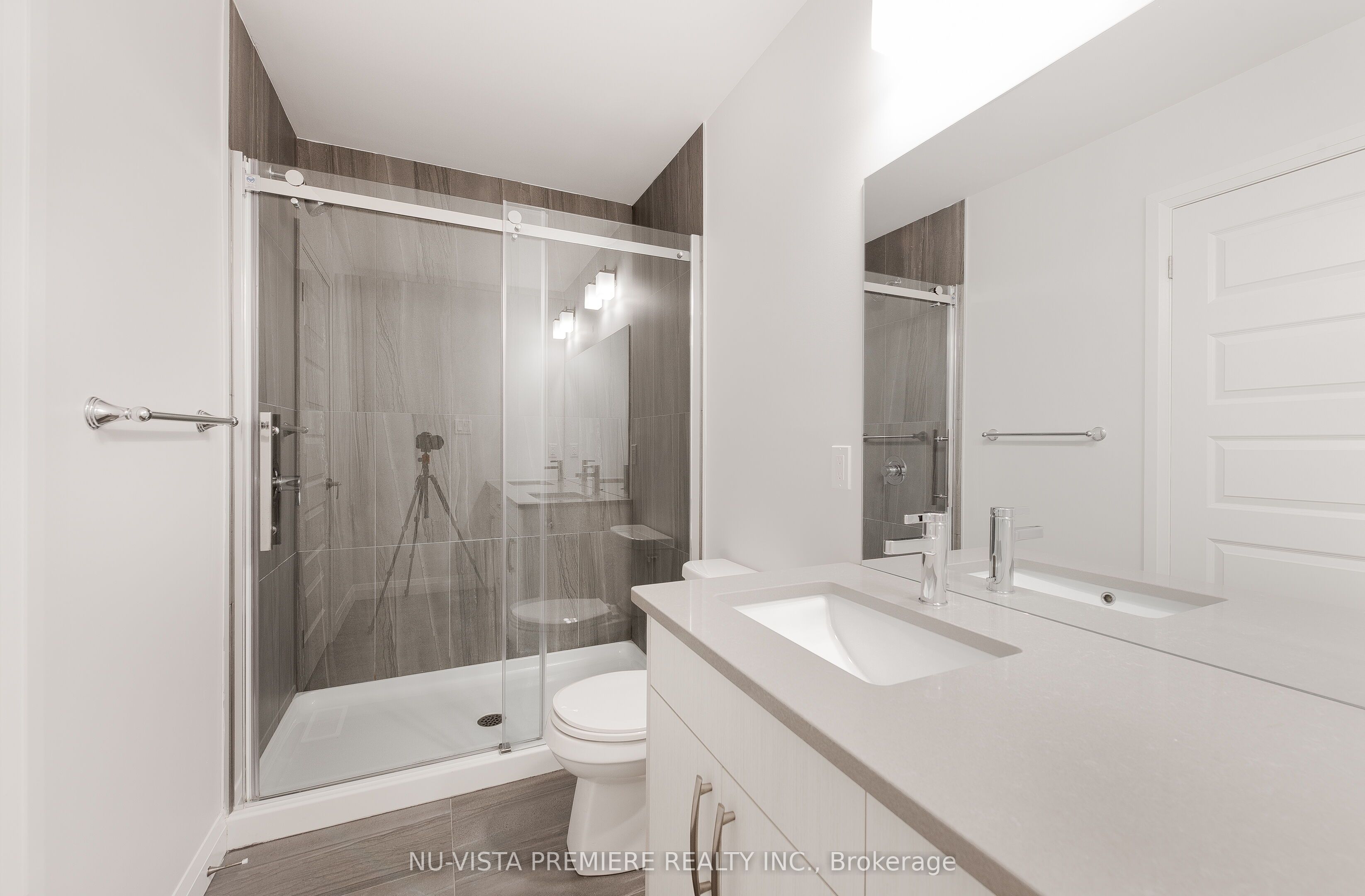1820 Canvas Way 90 Property Photo 24