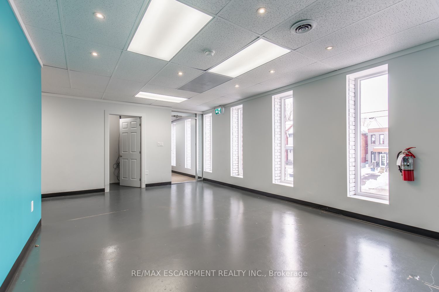 176 Mary Street Property Photo 6