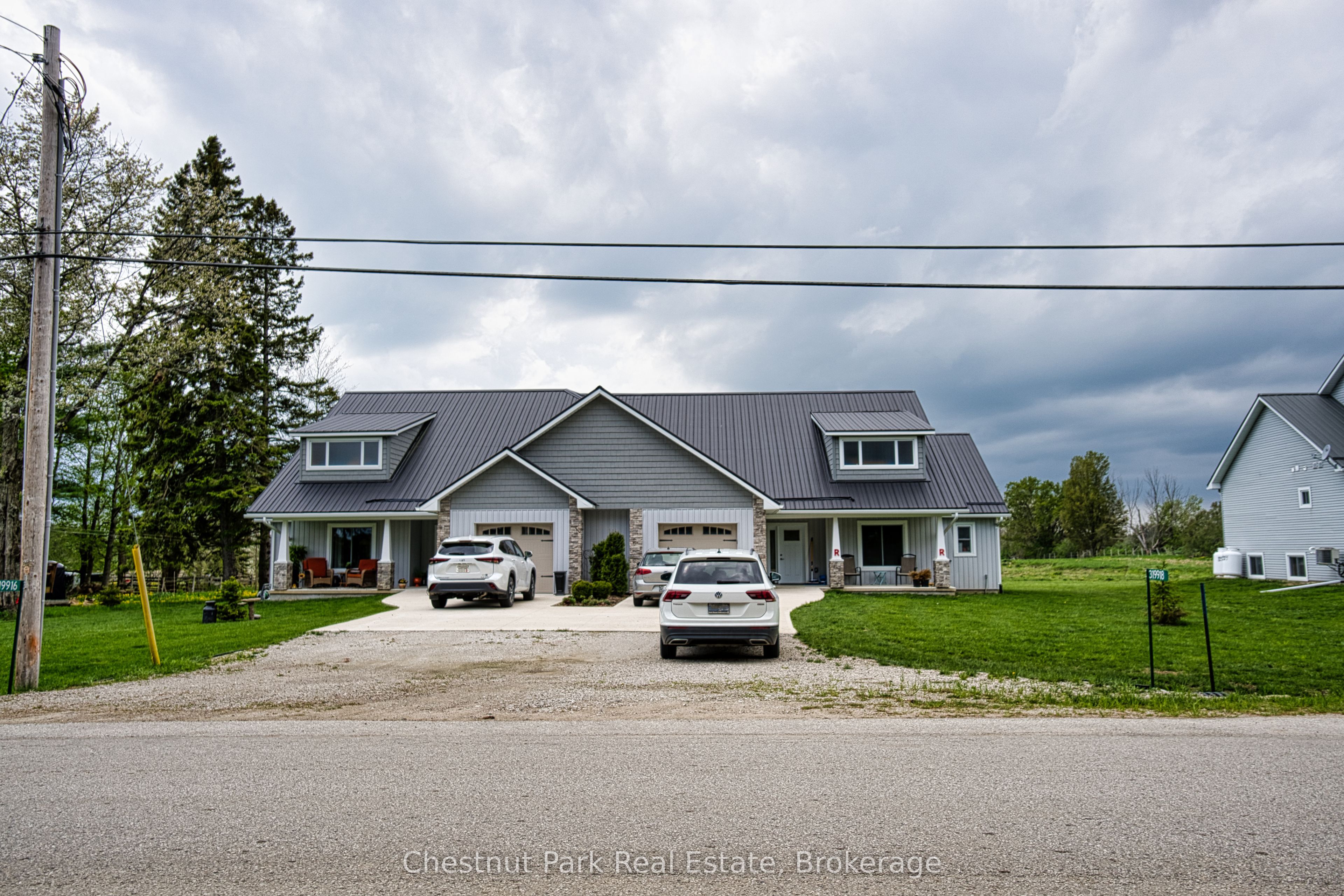 319916-319926 Kemble Rock Road Property Photo 2